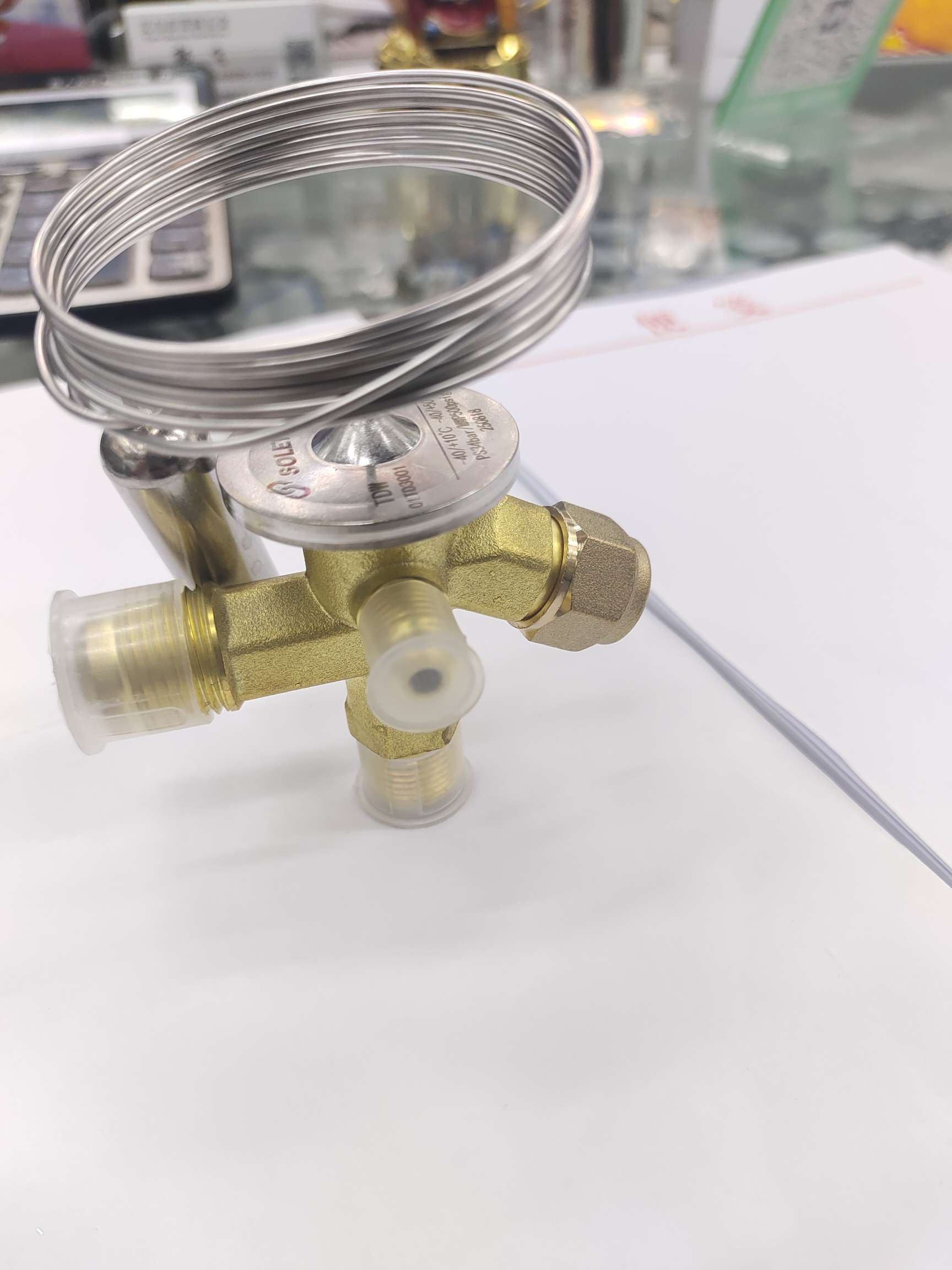 The internal and external balance of the ice maker's thermal expansion valve, the refrigeration unit's compressor, and the evaporator Application Scenario