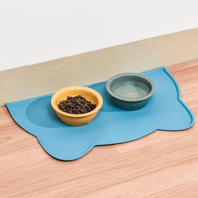Pet supplies: Cat and dog silicone placemats are waterproof, anti-slip, washable, easy to clean for cats, and prevent water leakage. Dog food plate MATS are thickened Application Scenario