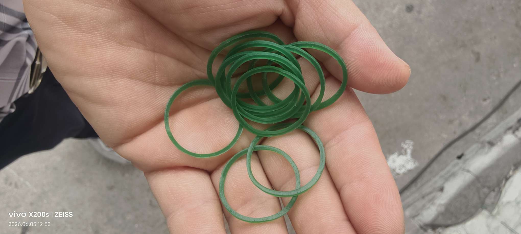 A pack of 150 pieces of original Vietnamese rubber bands, natural rubber high-elasticity rubber bands, rubber tubes and rubber rings detail image 2