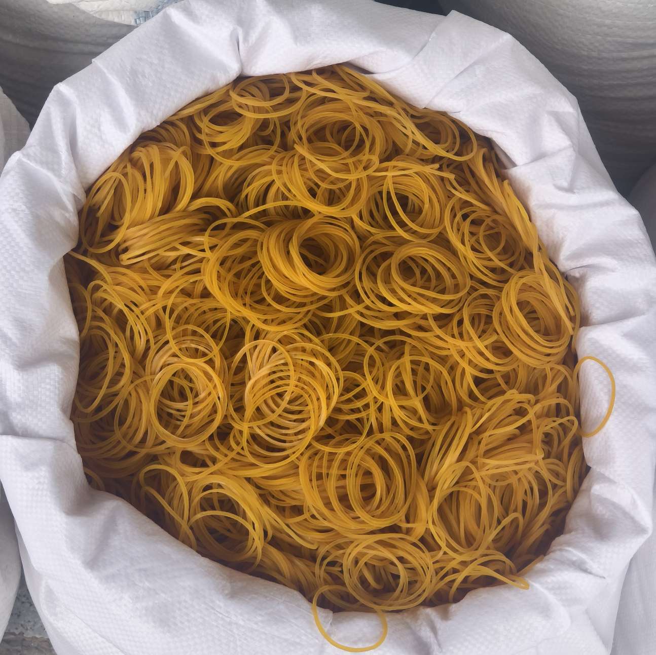 A pack of 150 pieces of original Vietnamese rubber bands, natural rubber high-elasticity rubber bands, rubber tubes and rubber rings Application Scenario