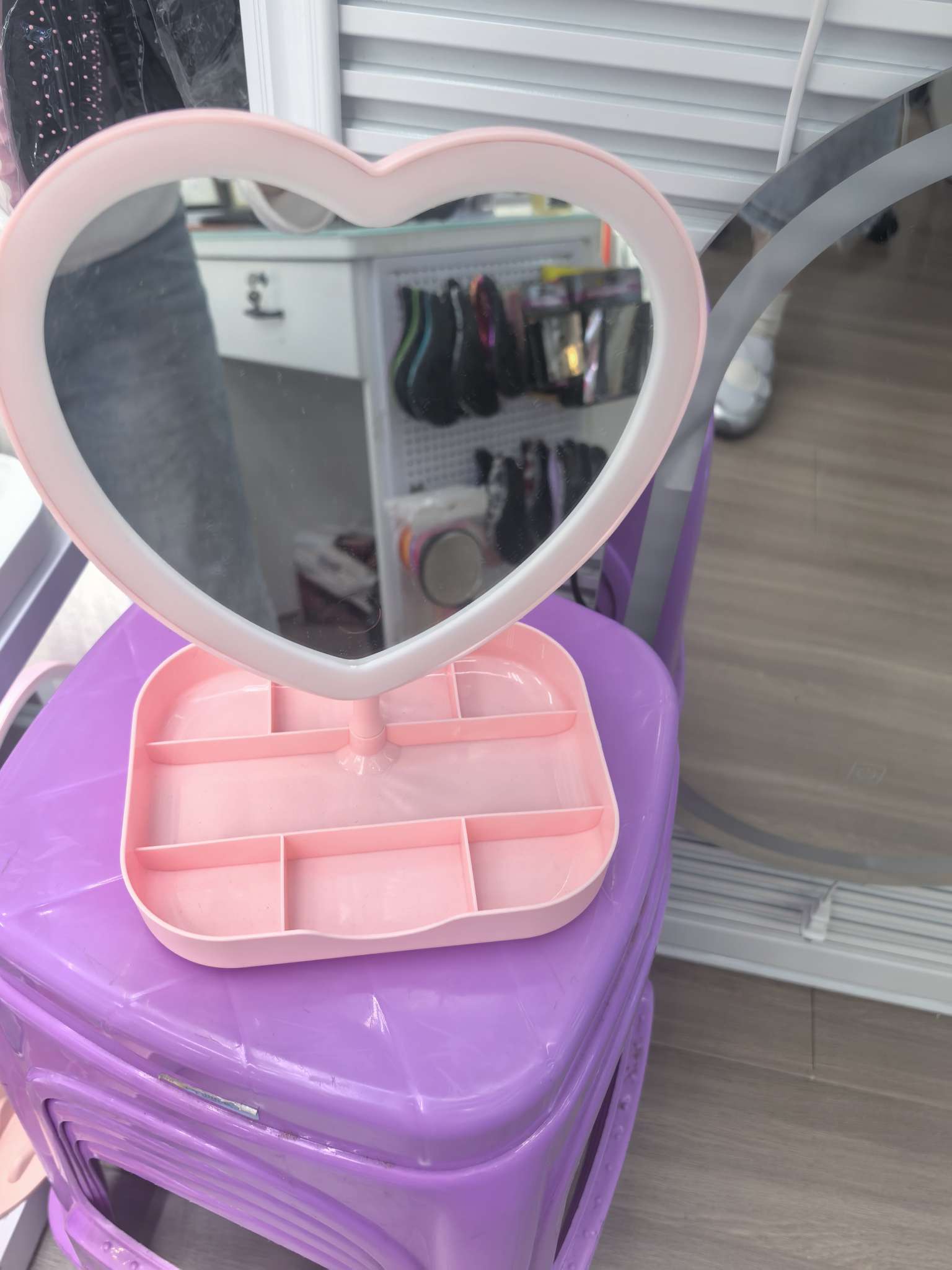 Pink heart-shaped makeup mirror storage box portable desktop organization box detail image 1