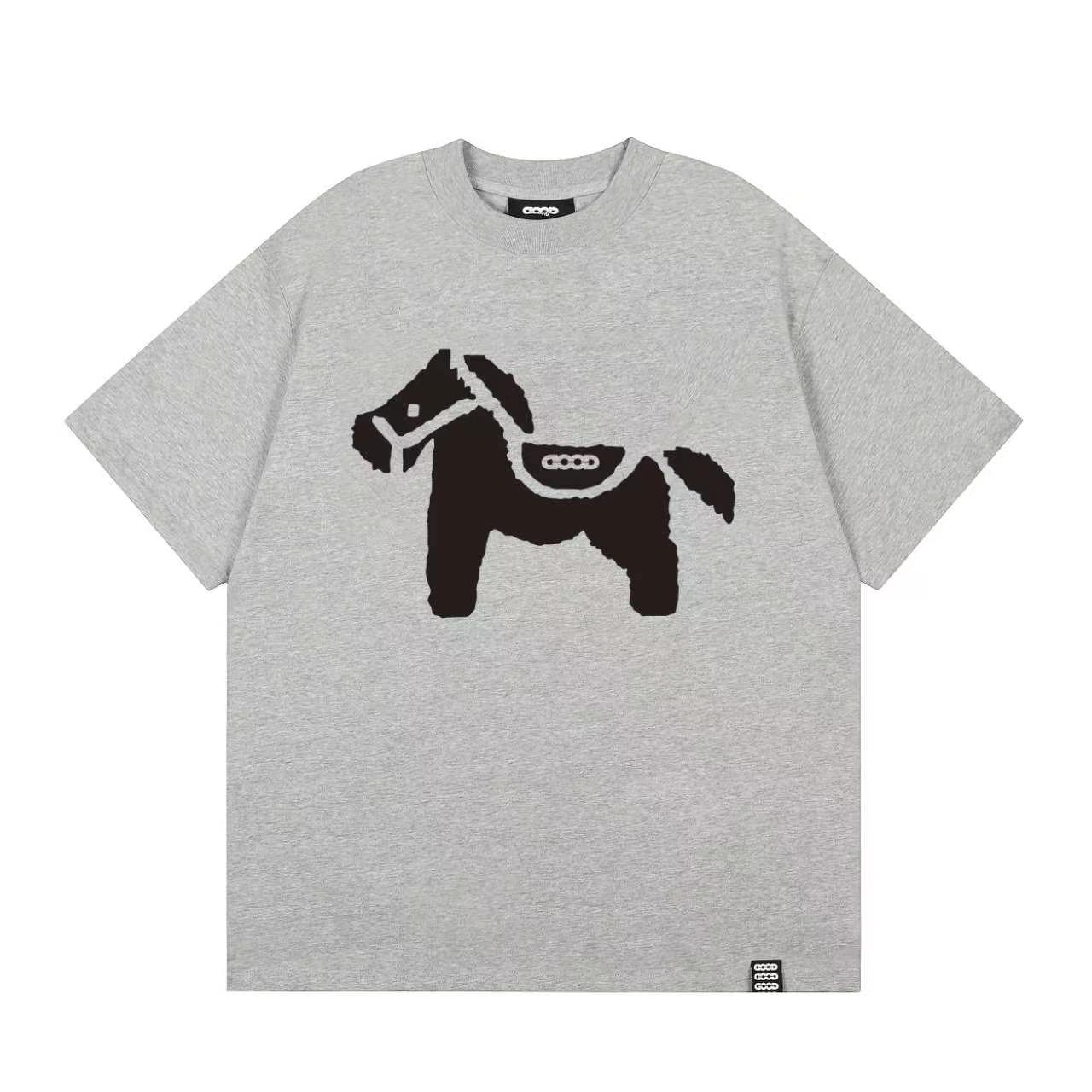 In 2026, China's wholesale of best-selling short-sleeved T-shirts with glitter prints from Europe and America, featuring a light luxury, fashionable and high-end feel, are available in both men's and women's styles. Black and white short-sleeved T-shirts are trendy Application Scenario