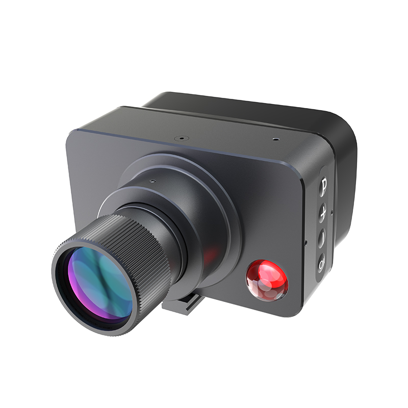 The black infrared night vision device outdoor camera helmet screen displays the infrared image of the Wolf Application Scenario