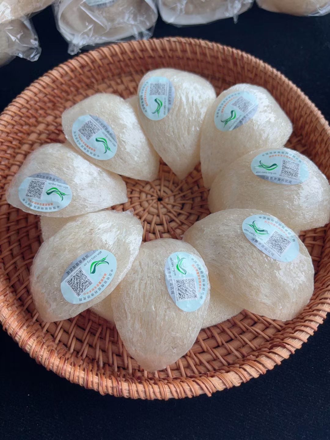 High-quality traceable code bird's nests, from Malaysia and Indonesia. One box weighs 100 grams. The price ranges from 1,250 to 1,650 yuan. It can also be sold individually. detail image 13