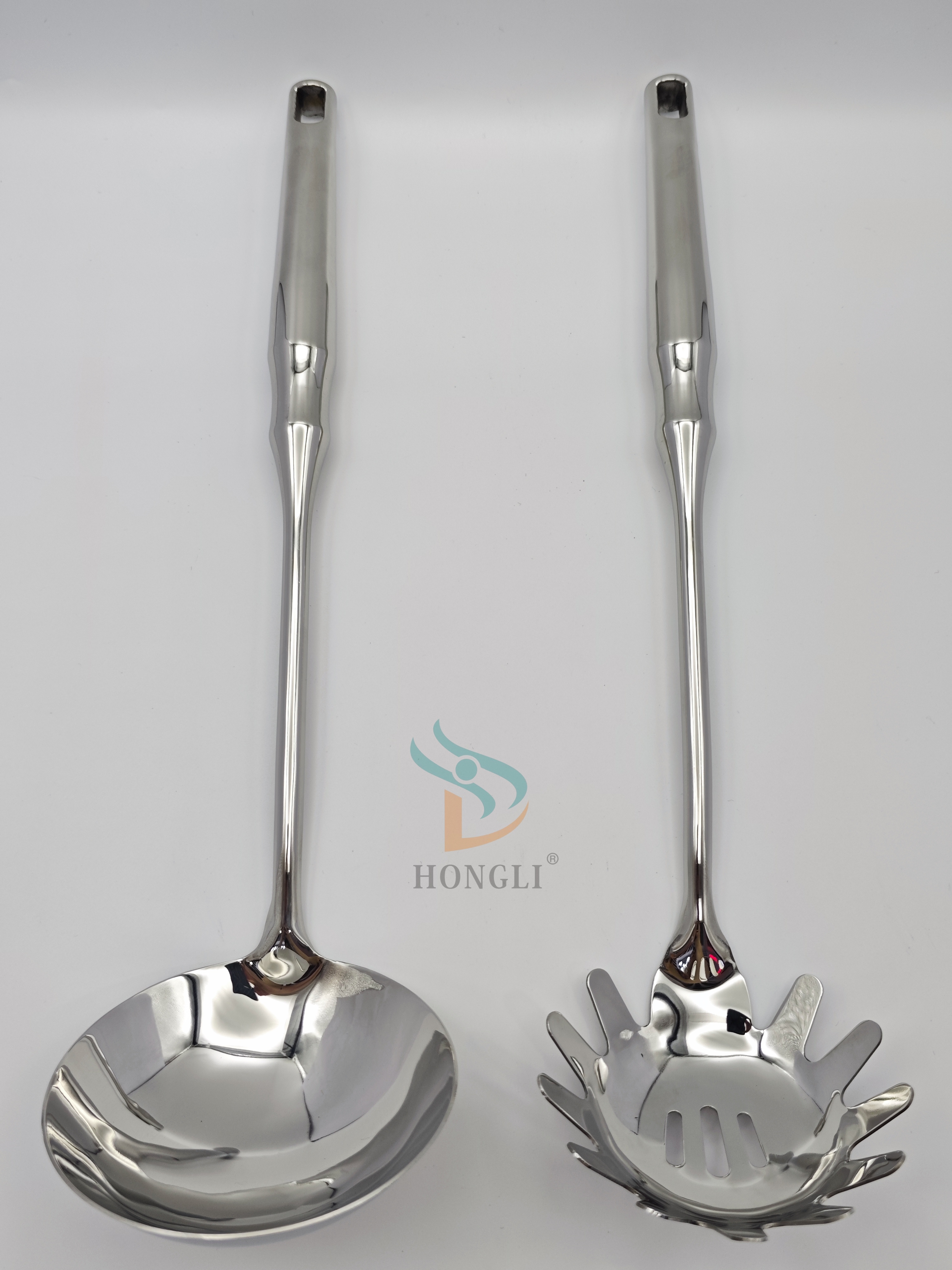 Silver high-mirror polished stainless steel stir-frying spatulas, soup spoons, kitchenware and furniture, suitable for use in hotel and restaurant kitchens details Picture