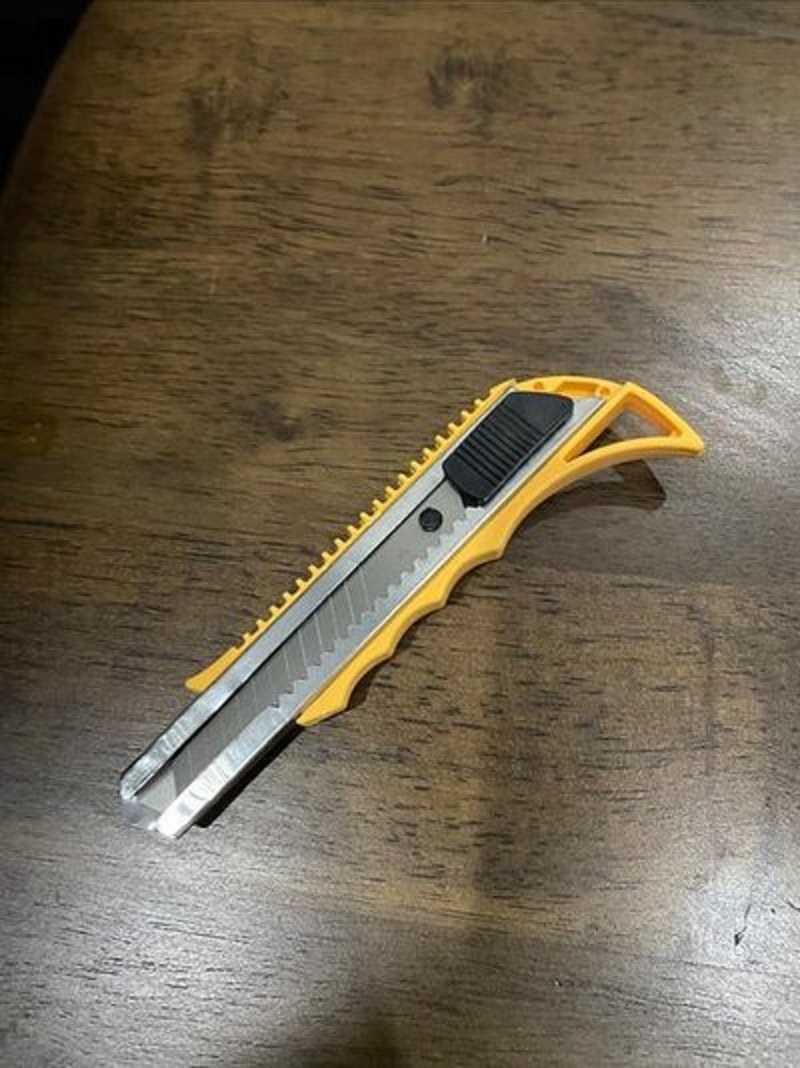 TOYO黄色美工刀玻璃刀 切割刀具 多功能便携式
