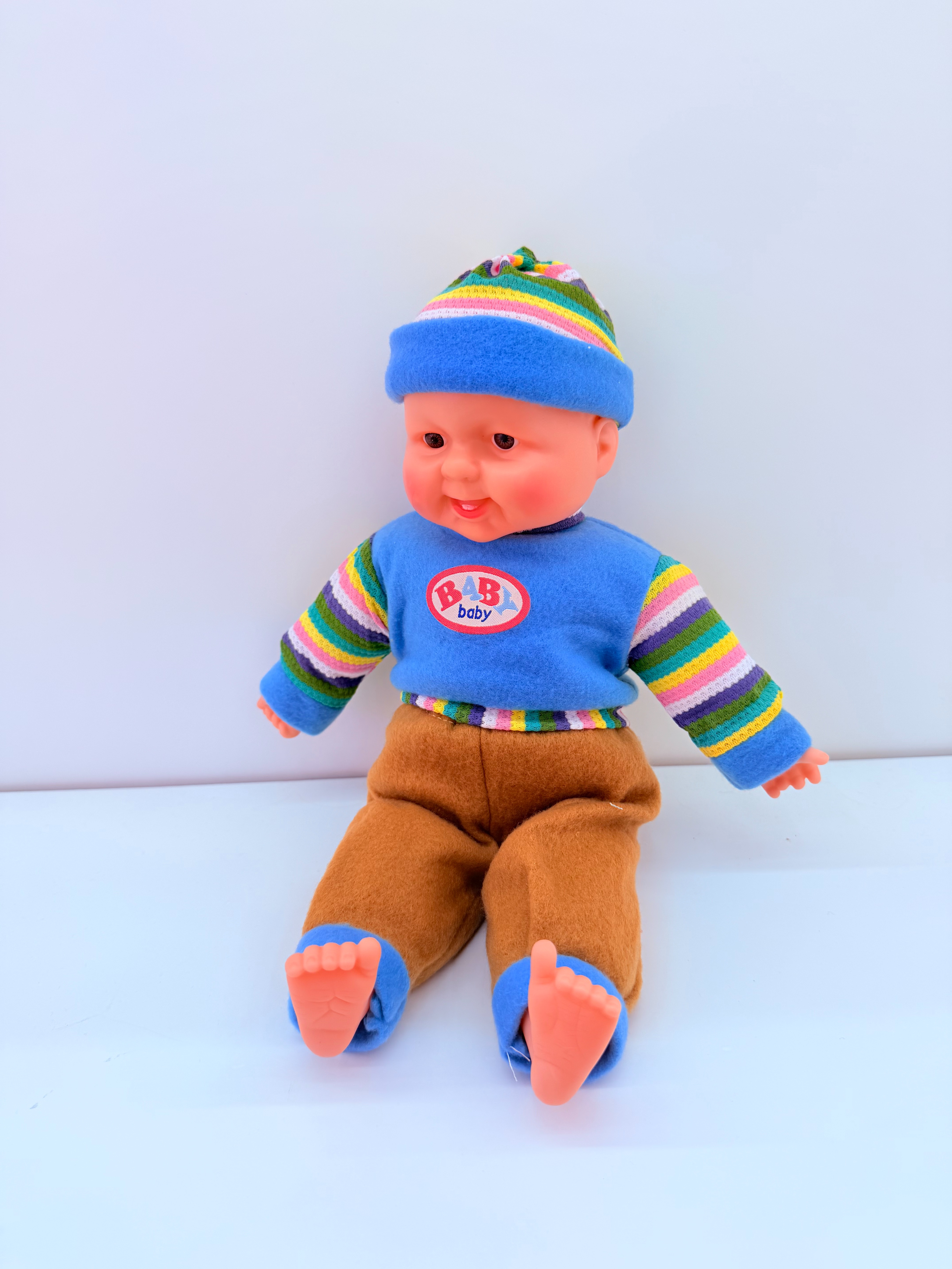 Tamaño medio nuevo muñeca de la risa apretado con la risa sleeping dolls hay muchos estilos de mezcla de estilo de explosión de comercio exterior Application Scenario