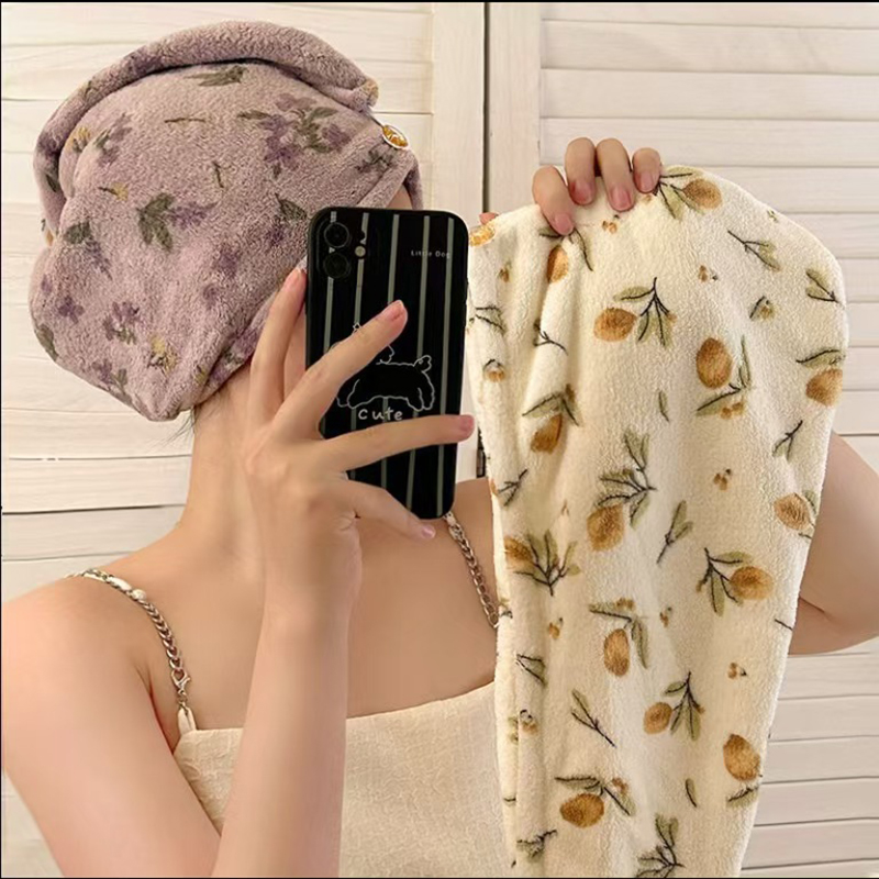 The small floral series bath towel is extra-thick, soft and absorbent, suitable for both home and commercial use. It is a coral fleece bath cap towel Application Scenario