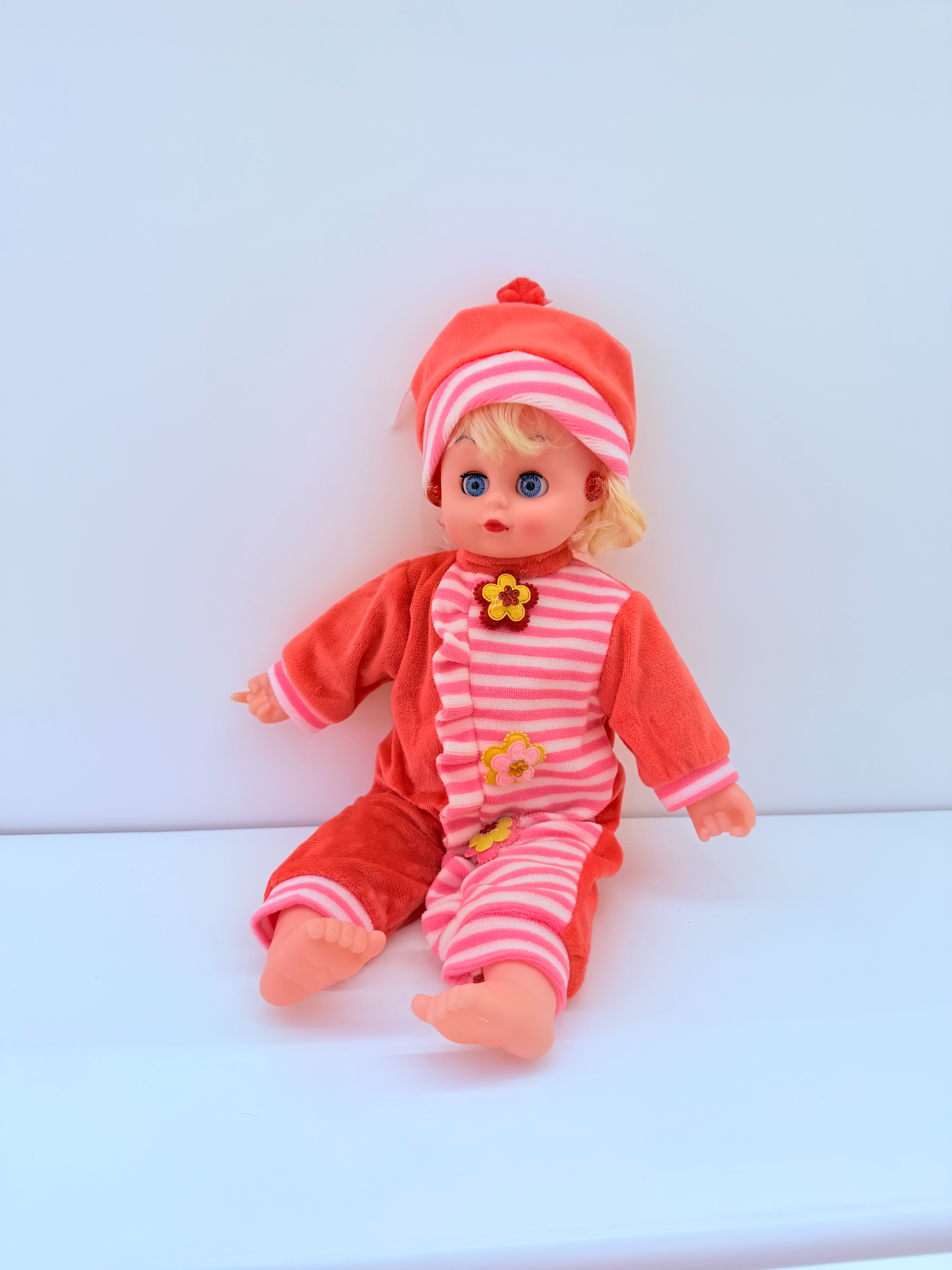 The medium-sized simulation light band girl doll with light band music in the doll series is a bestseller in foreign trade Specification image