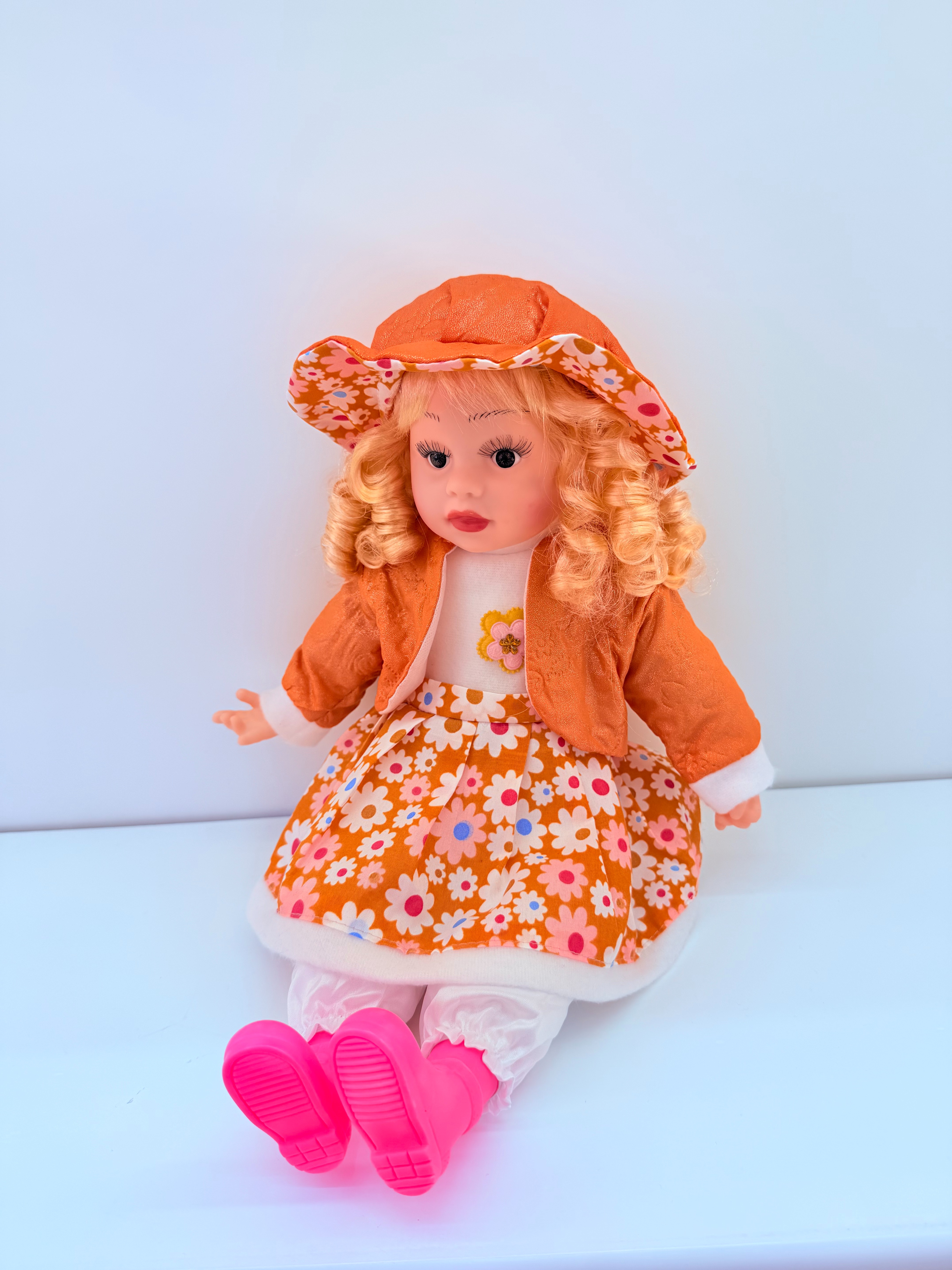 The 18-inch music doll casual edition comes with music in multiple languages (Arabic, Russian, and English) and is a bestseller in foreign trade Item Picture
