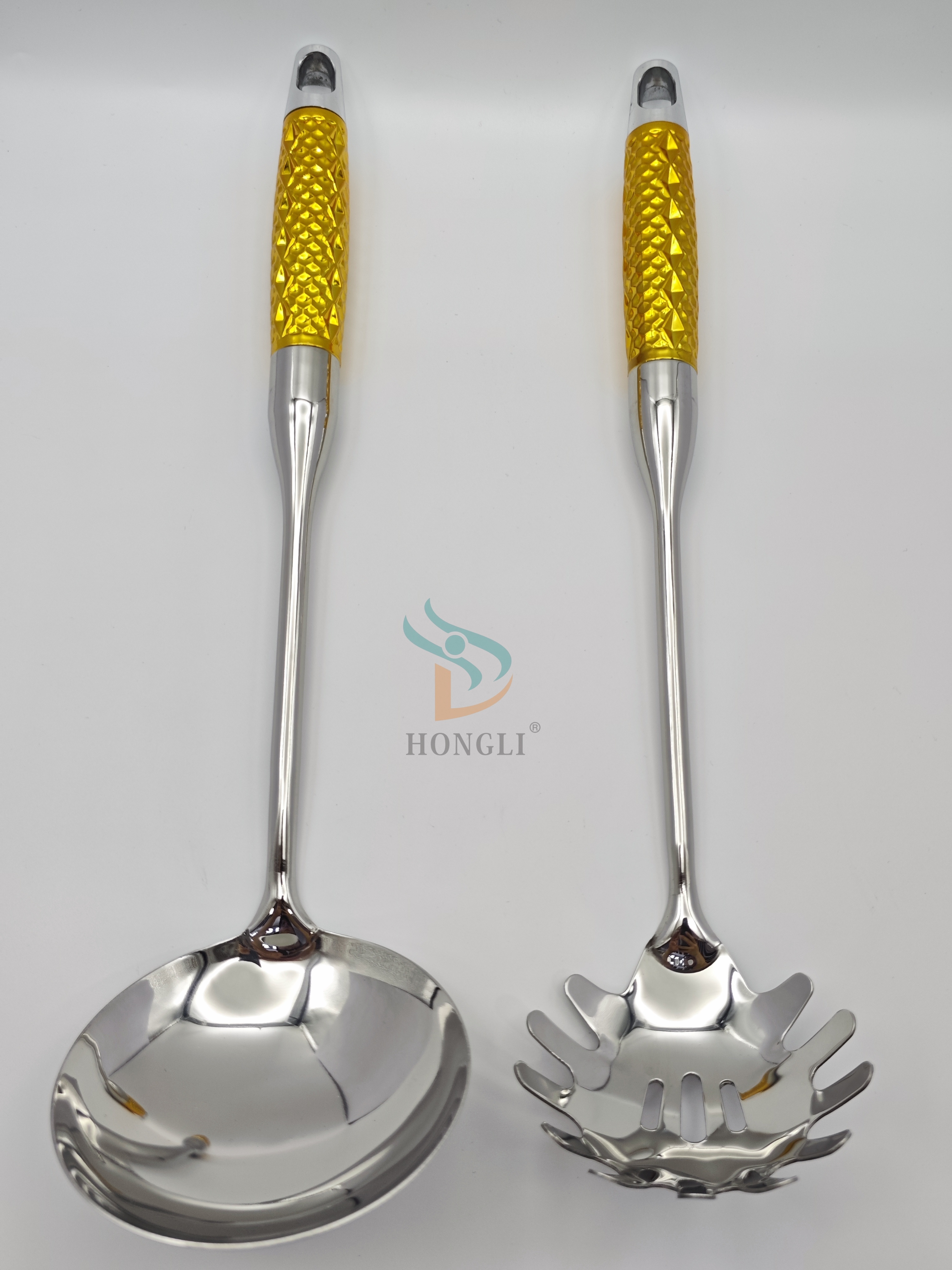 Golden diamond handle high mirror throwing soup spoon, stainless steel soup spoon, kitchenware, stir-frying spatula, leak-frying spatula, fine kitchenware Application Scenario