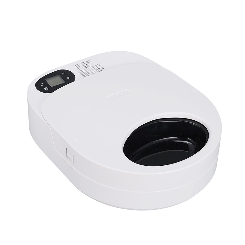 A new type of automatic pet feeder that remotely controls cats and dogs for timed and quantified intelligent chilled wet food feeding Item Picture