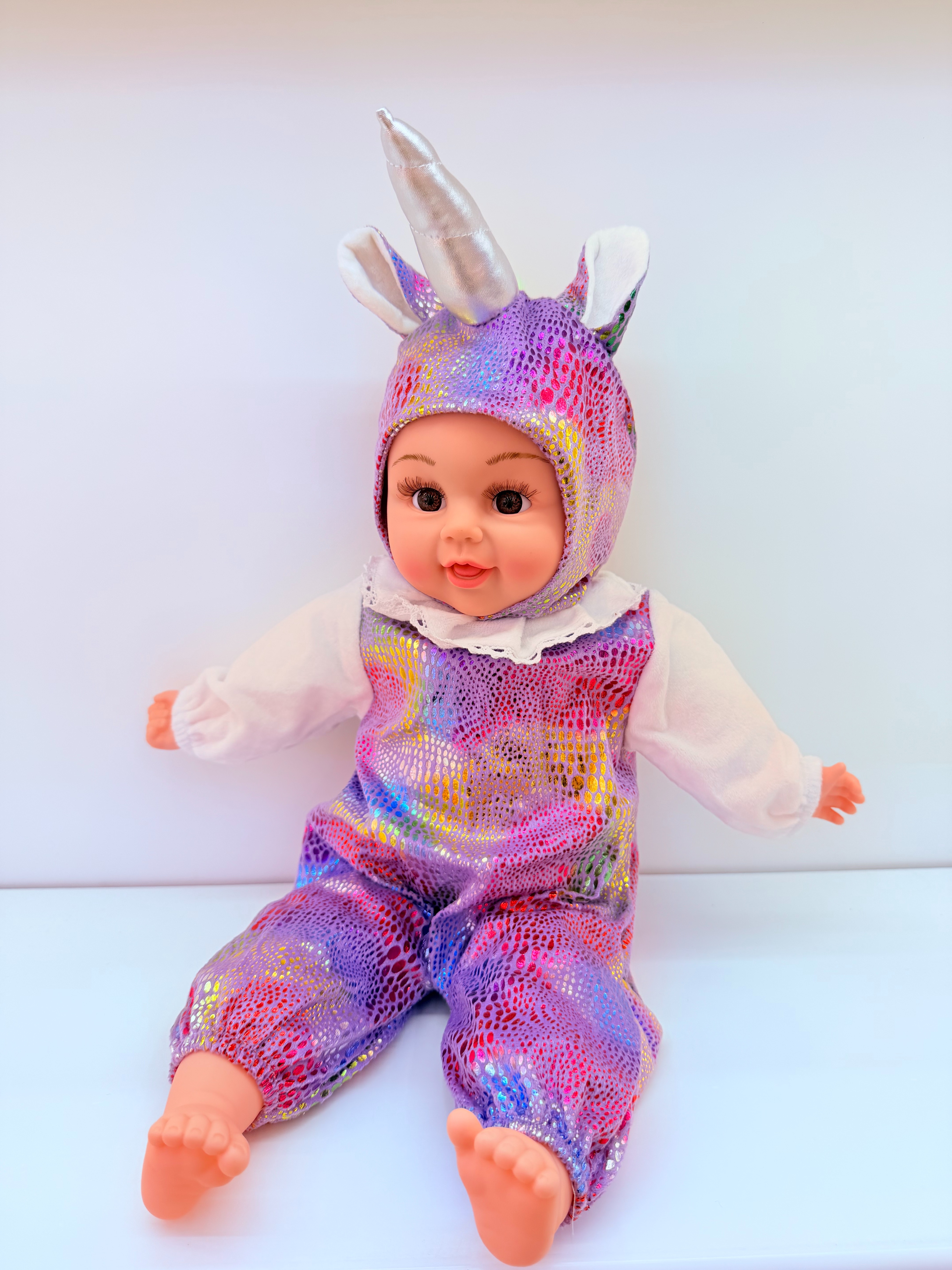 The lacquered unicorn doll with musical fabric is soft and comes in a variety of colors. It is a cute and heartwarming doll that is a bestseller in foreign trade Application Scenario