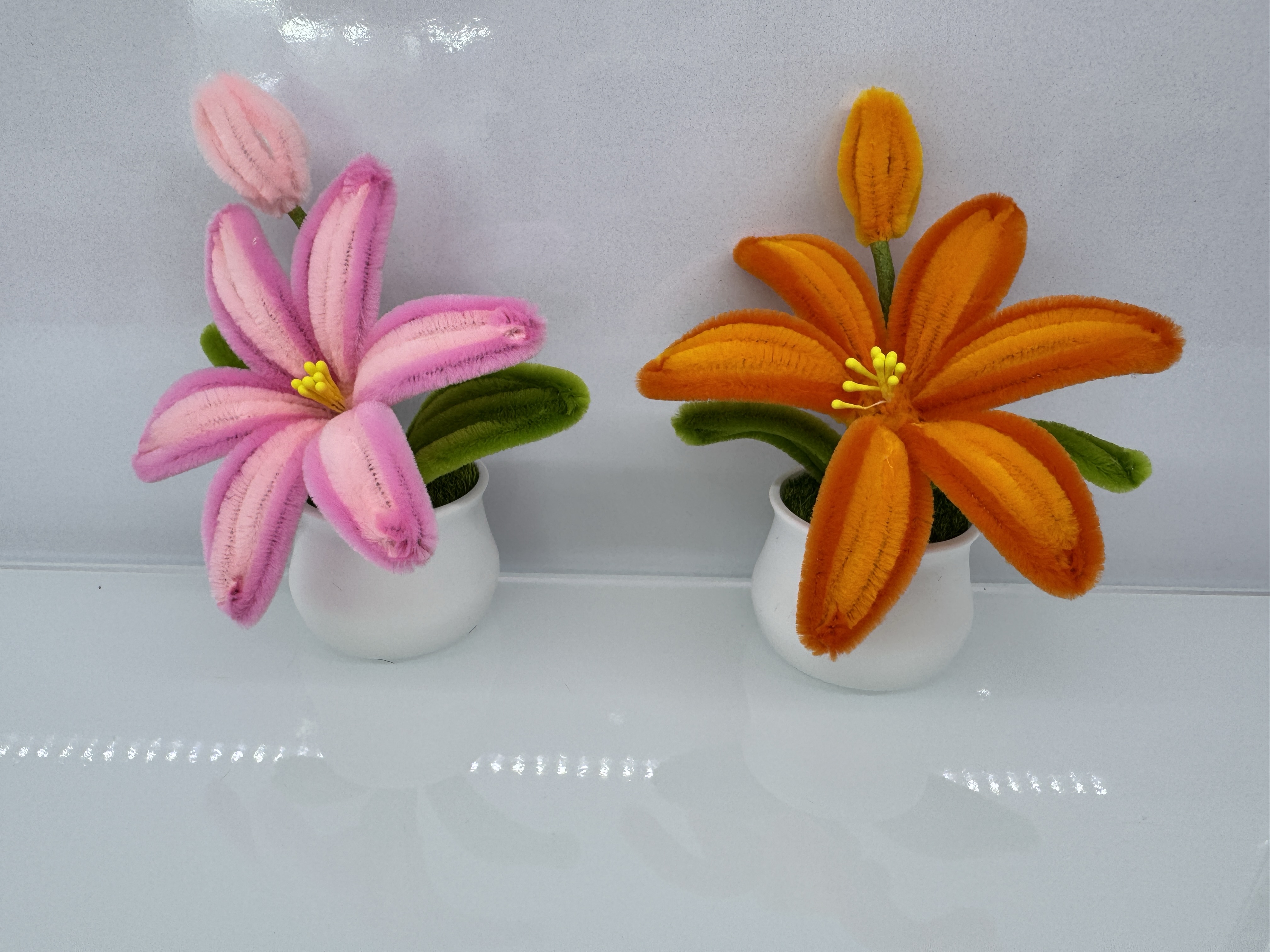Twisting sticks, everything goes well, Yu Meiren handcrafted wheat ears, sunflowers, tulips, simulated flower books, study desk decorations, Teachers' Day decorative small potted plants Application Scenario