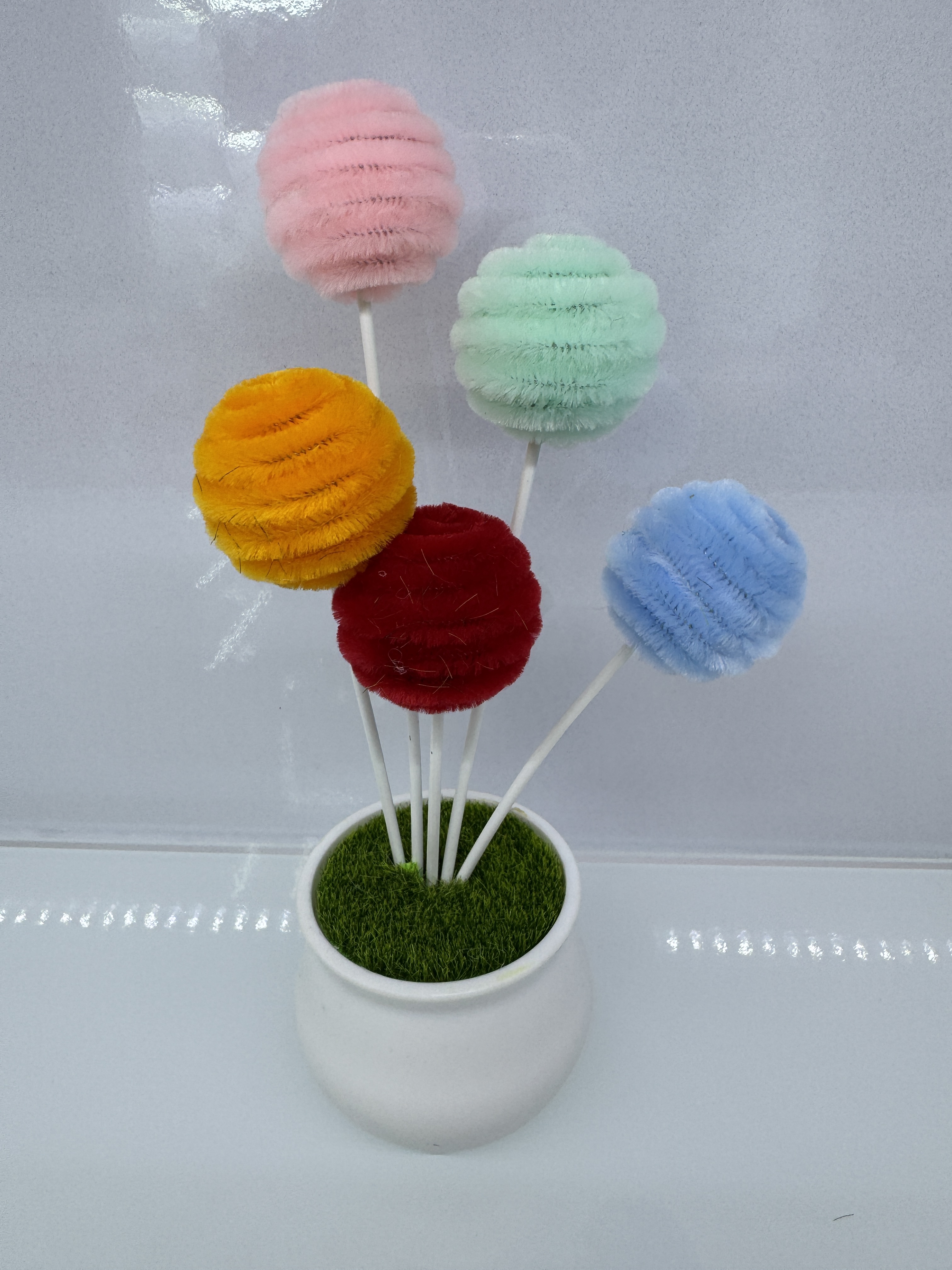 Twisted sticks, colorful balls, wheat ears, finished sunflowers, tulips, simulated flower books, study desk decorations, Teachers' Day decorative small potted plants