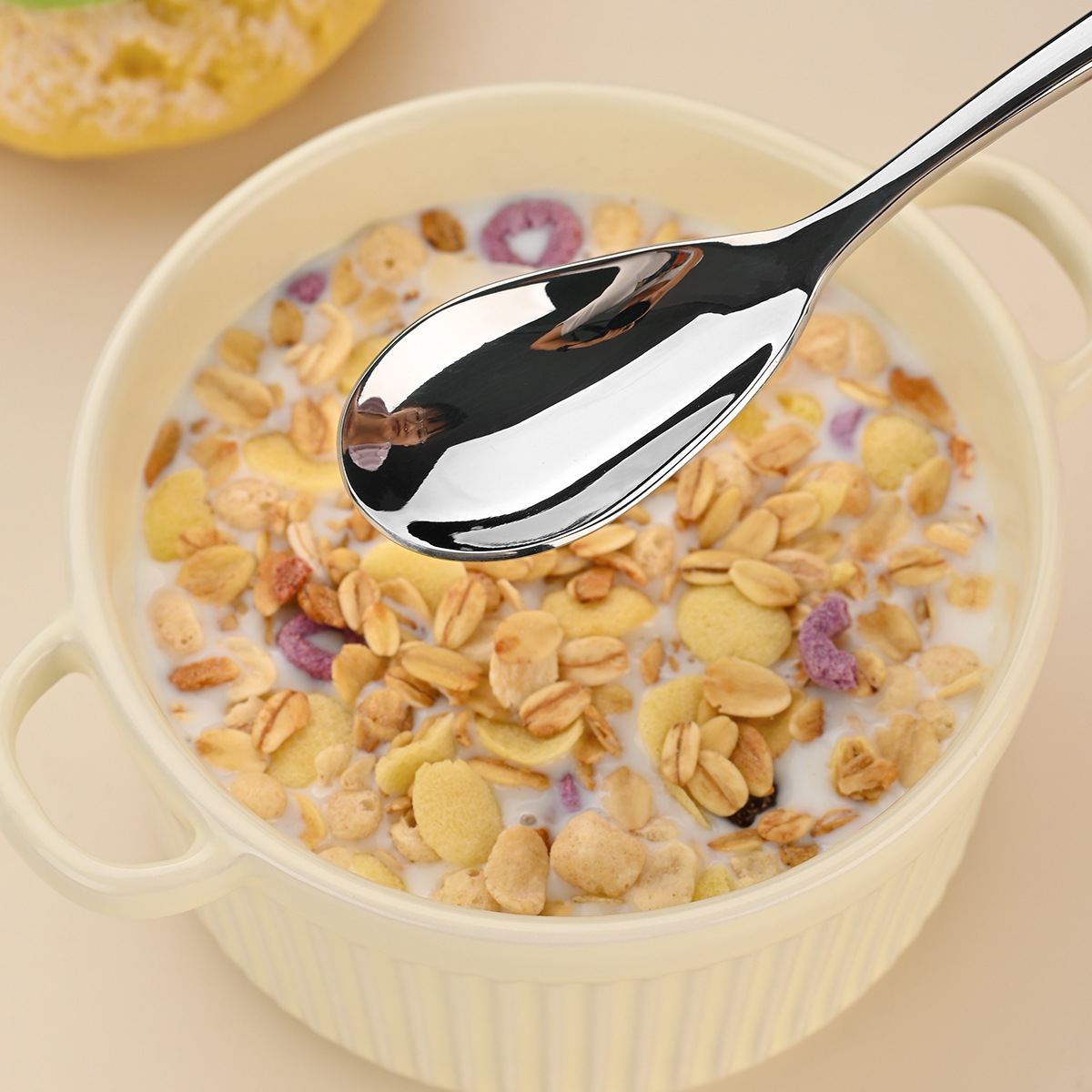 Moonlight Series 304 stainless steel tableware, custom-made Western tableware for restaurants and steakhouses, thickened hotel knives, forks and spoons Application Scenario