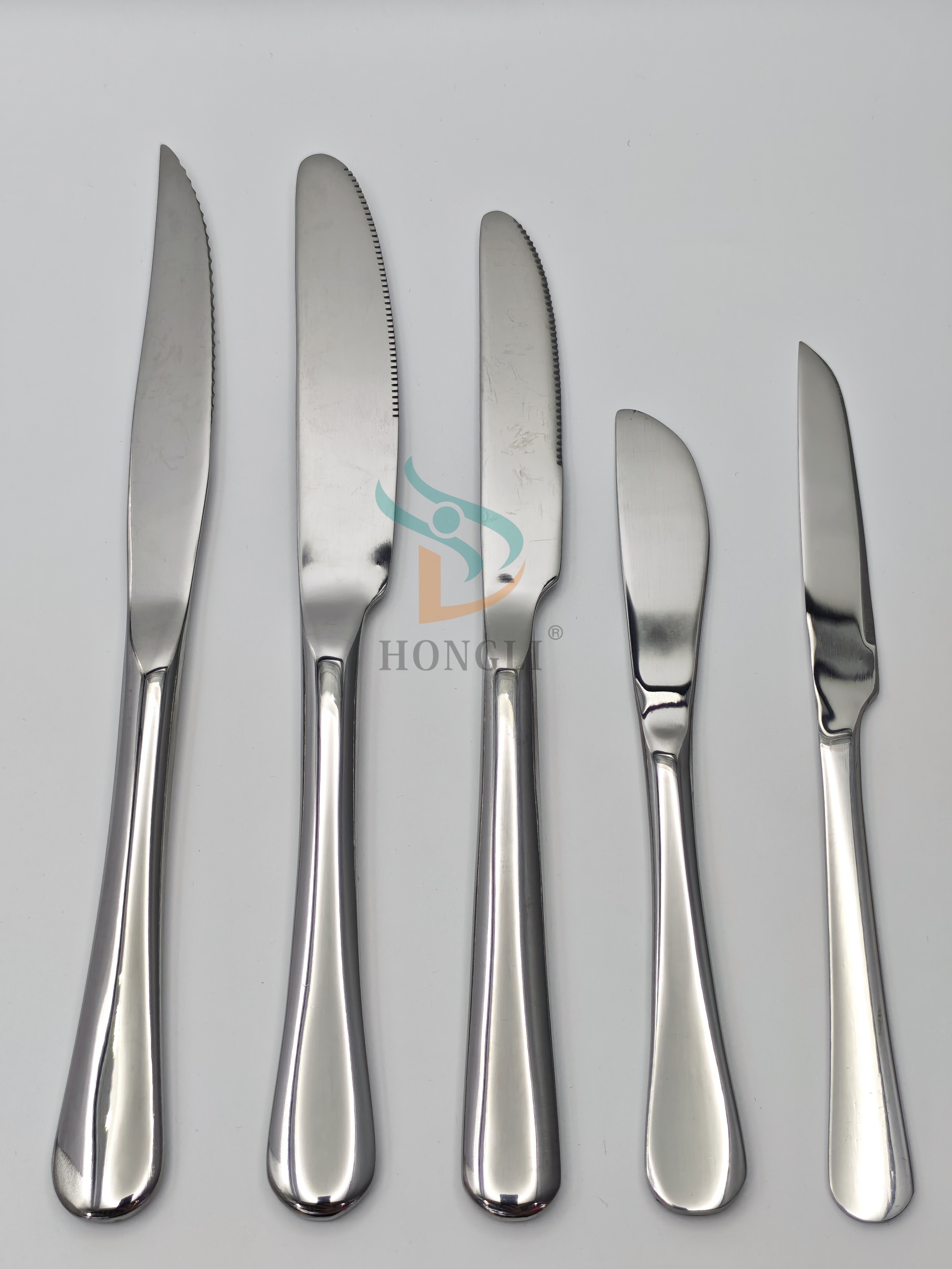 Silver kitchen knife and steak knife set, Central Asian five countries kitchenware set, separate spoons and forks, stainless steel tableware Application Scenario