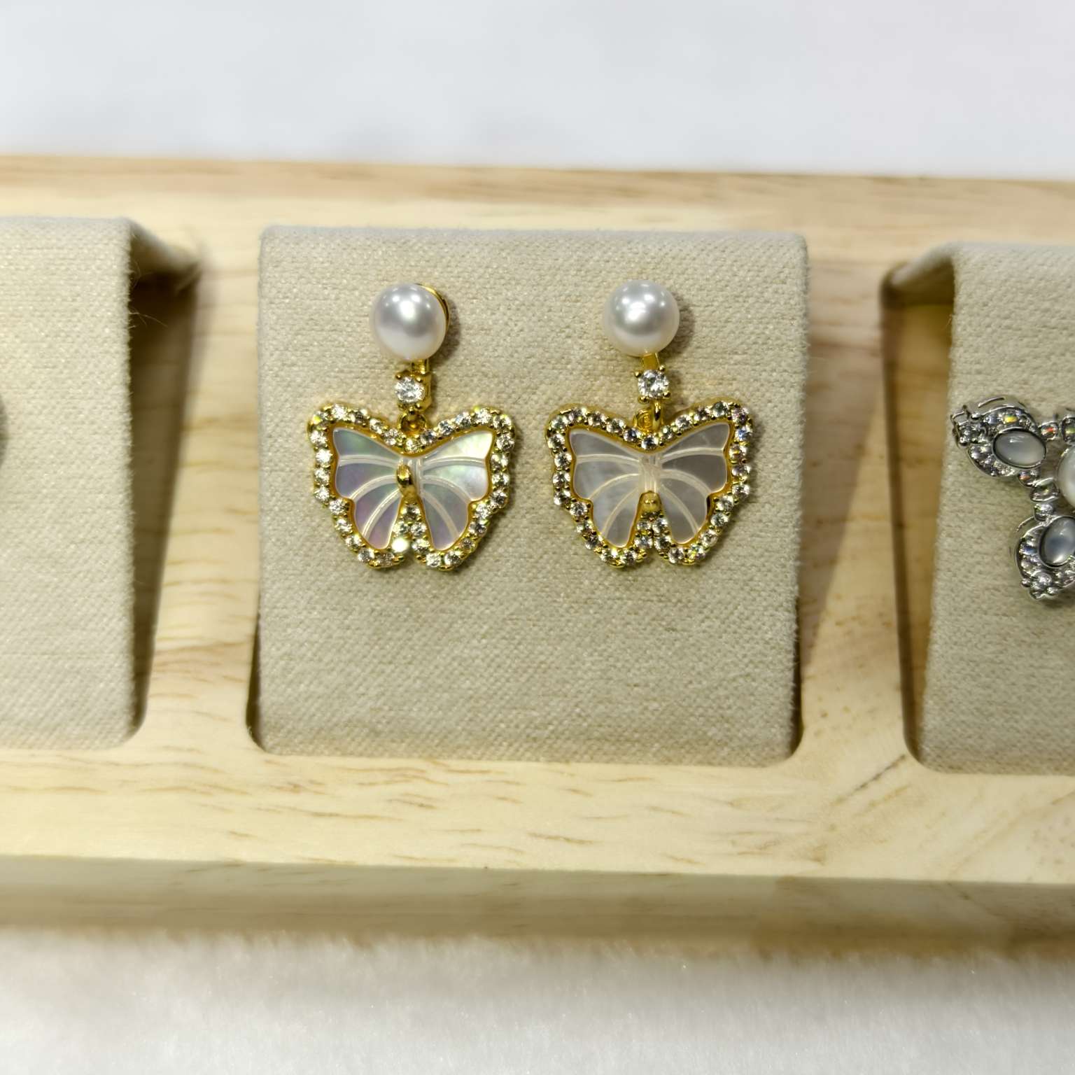 Pearl 925 silver earrings for women, long and elegant accessories, suitable for commuting and dates, light luxury and versatile detail image 2