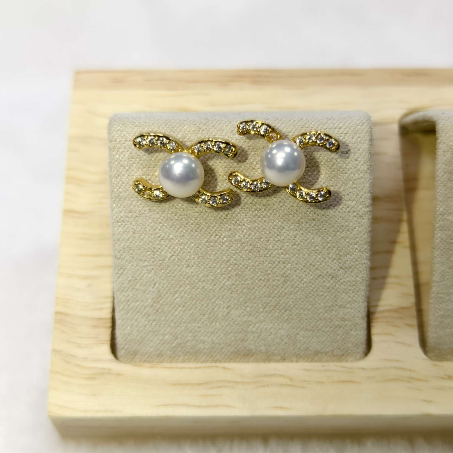 Pearl 925 silver earrings for women, long and elegant accessories, anti-allergy, light luxury daily wear detail image 3