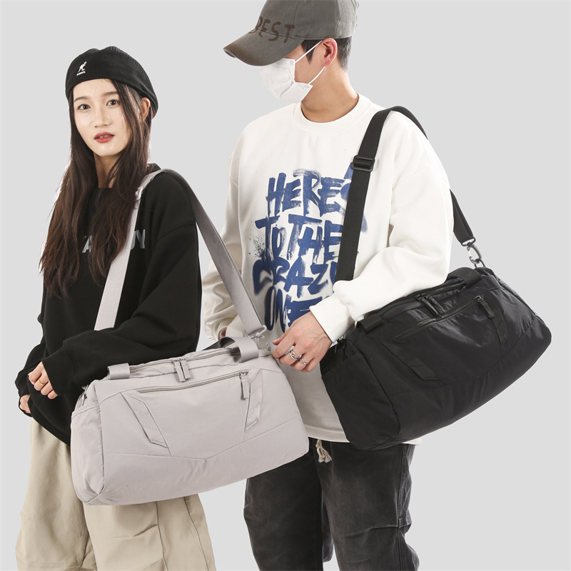 Short-distance travel bag, fitness bag, fashionable sports bag, dry and wet separation, large-capacity pressure-reducing hand-held travel bag with shoe compartment
