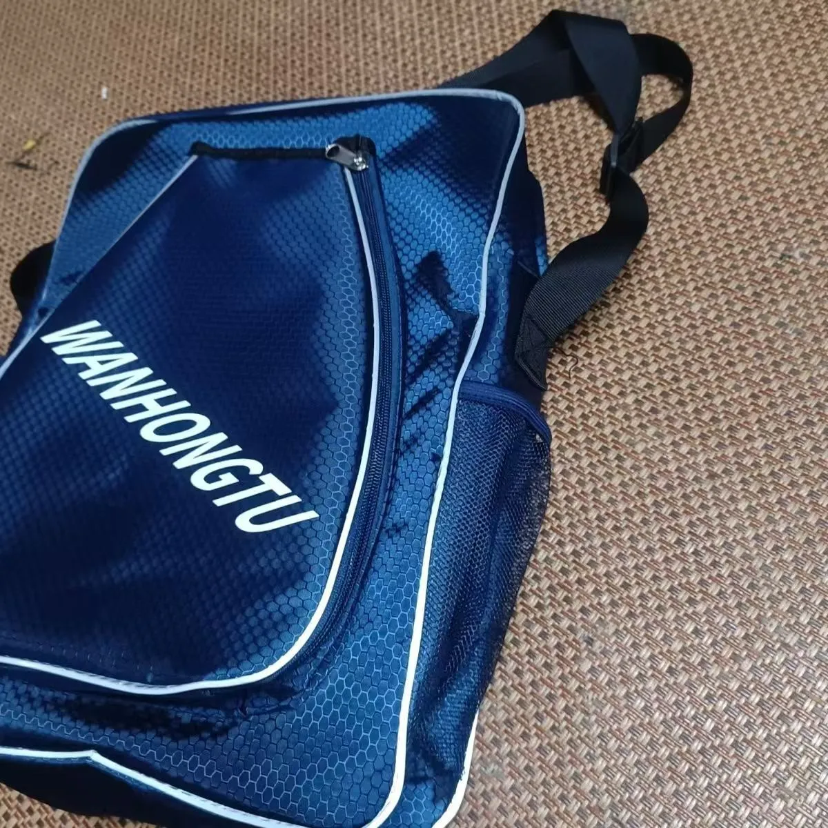 Badminton racket bag, badminton bag, single-shoulder backpack, crossbody sports backpack, training multi-functional bag detail image 8
