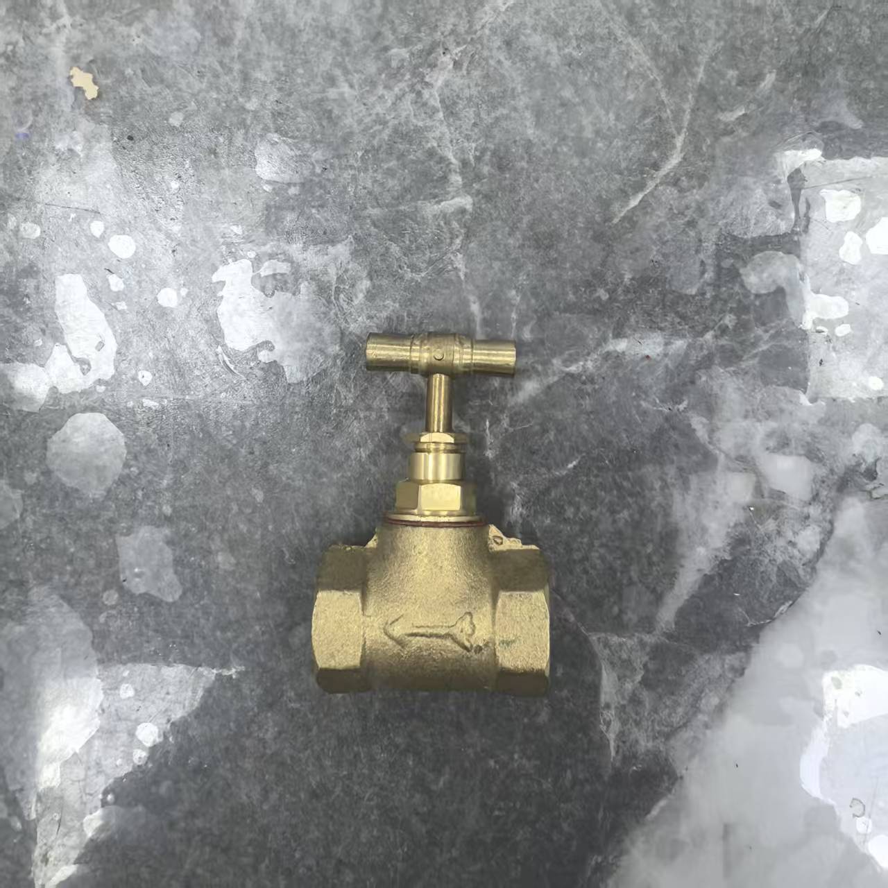 صمامات نحاسية كاملة من RR-TJ1335.