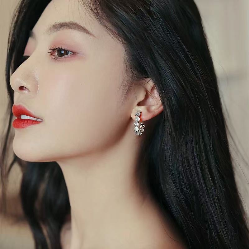 New best-selling, niche, unique and individualistic earrings with a versatile daily look Specification image
