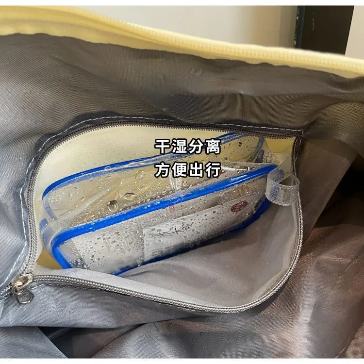 High-color-blocking, good-looking travel bag, large-capacity, fashionable hand-held, lightweight sports bag, versatile commuting badminton bag detail image 2