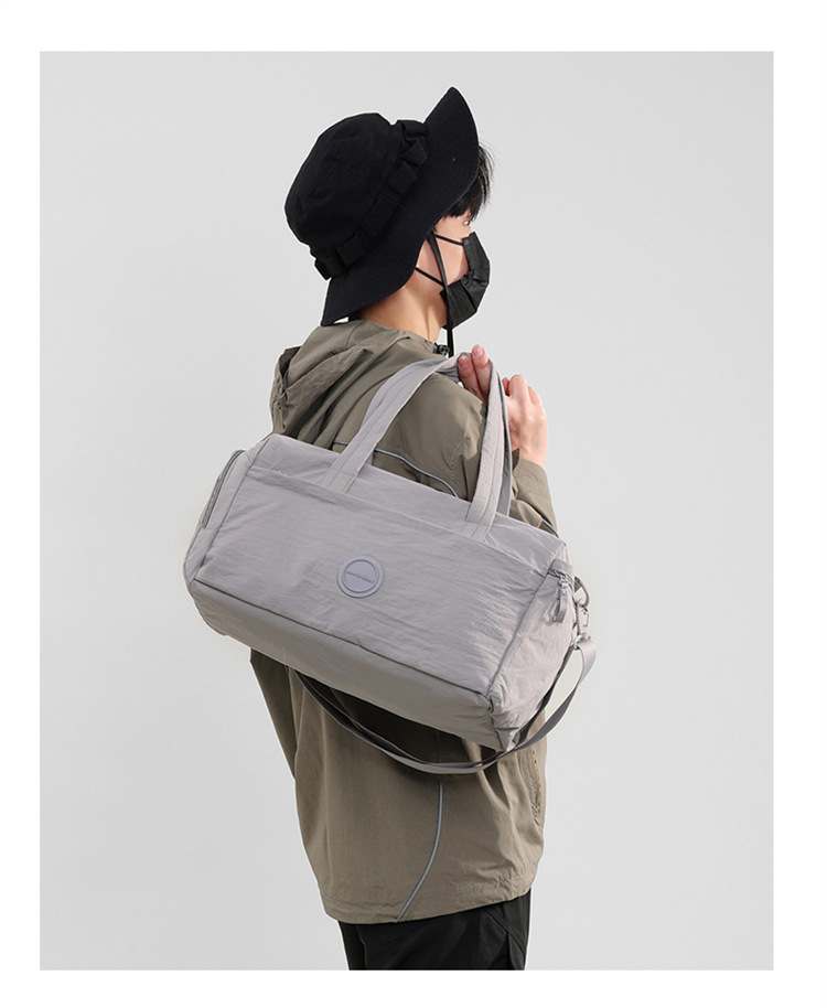 The new crossbody bag is simple, versatile, lightweight and has a large capacity. It is made of nylon fabric, a single-shoulder mummy bag, a commuting travel crossbody bag, a fitness bag, a yoga bag and a storage bag detail image 13