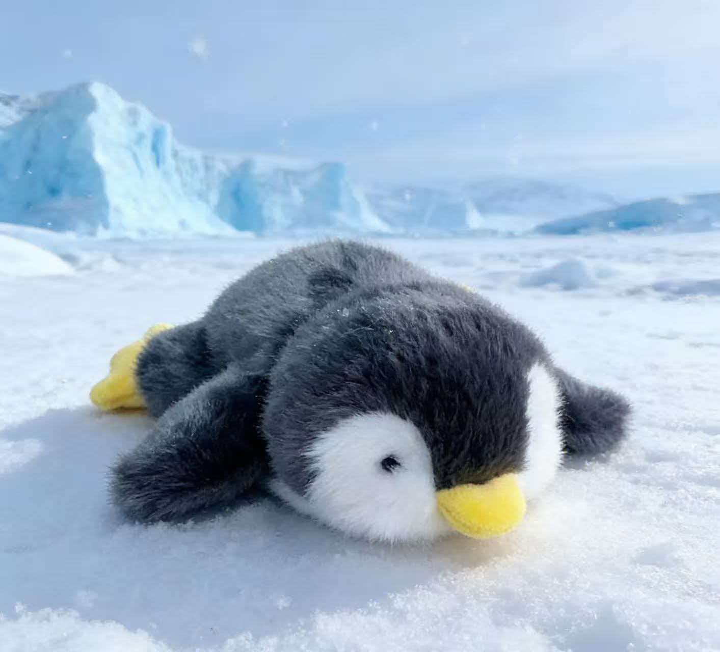Very precious, fragrant, soft, absorbent penguin magnetic refrigerator sticker, plush doll, toy table companion doll, cute and fun, the best choice for gifting plush penguin