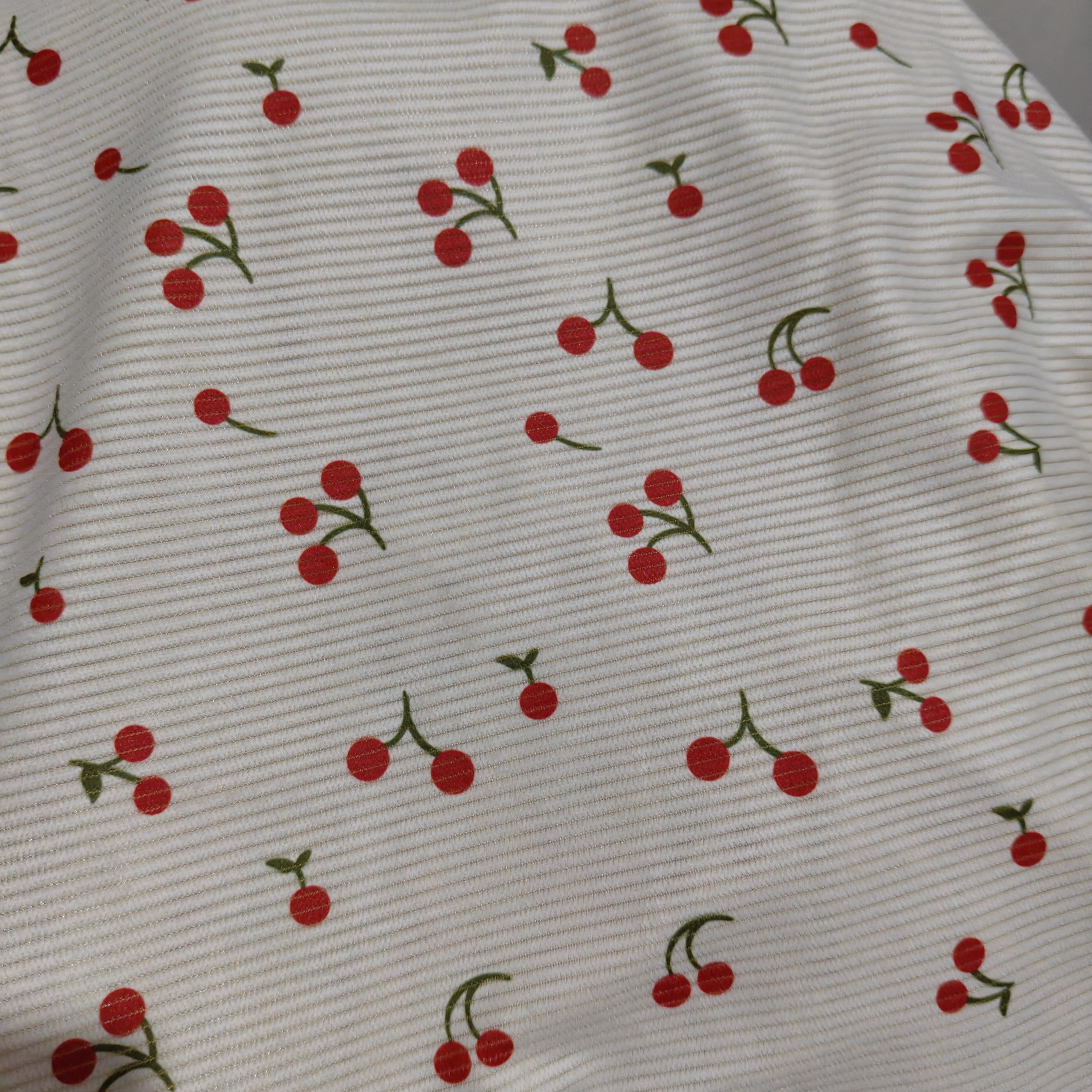 1. Soft, soft, skin-friendly, loose long-sleeved pajama set for women with strawberry heart and cherry print patterns detail image 8