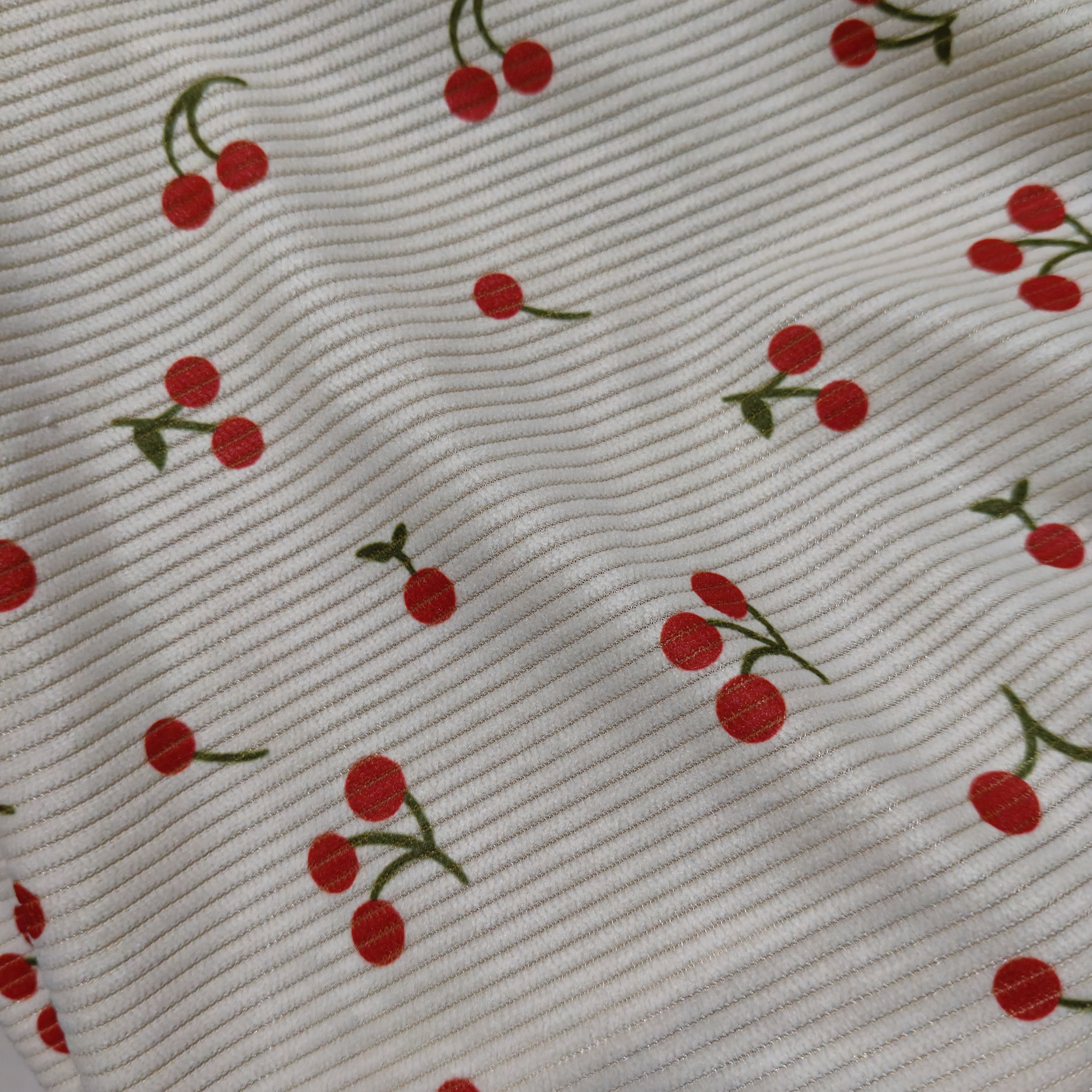 1. Soft, soft, skin-friendly, loose long-sleeved pajama set for women with strawberry heart and cherry print patterns detail image 7