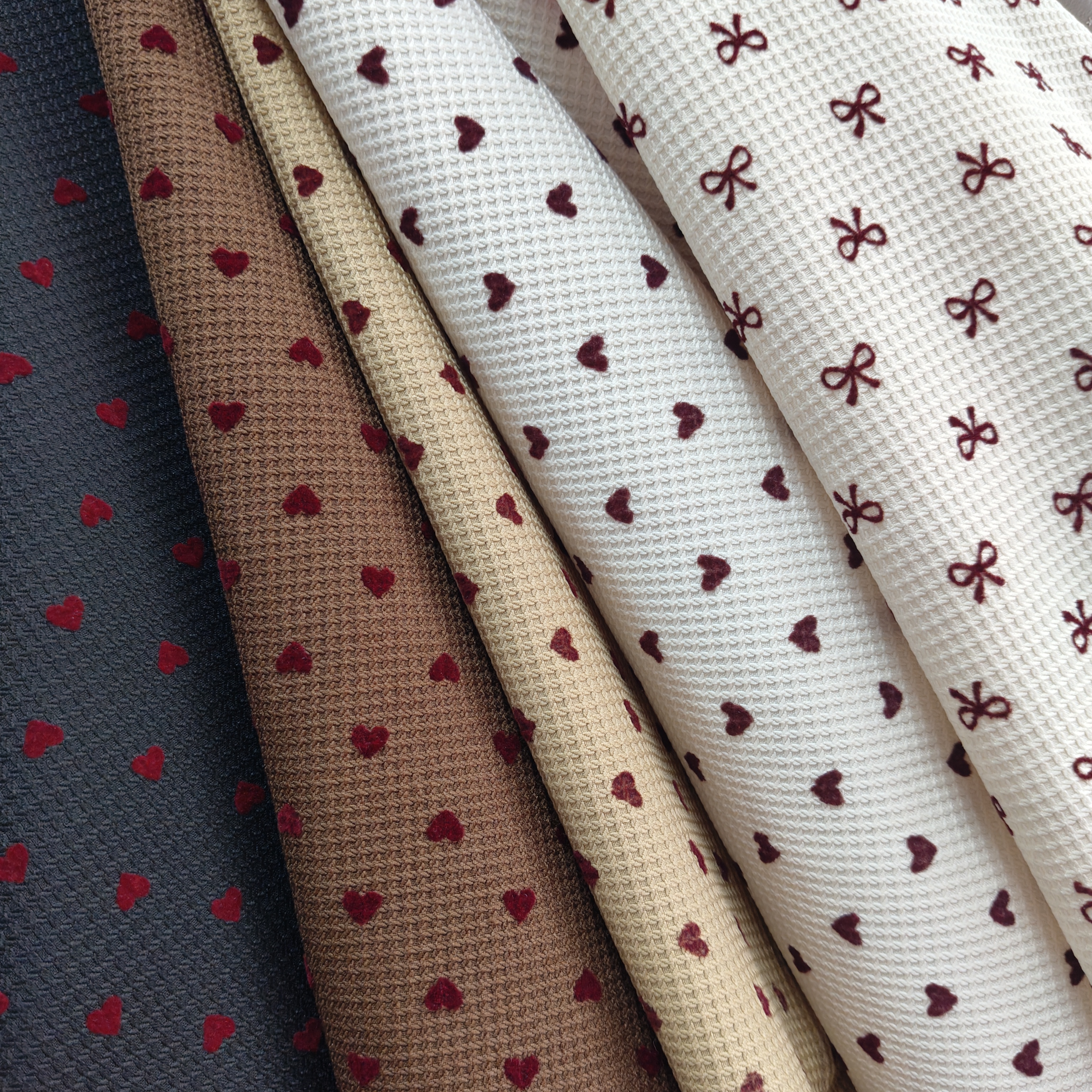 Knitted printed fabric, retro wine-red small heart-shaped bow, flocking, breathable and elastic fabric for bags, cosmetic bags and clothing detail image 2