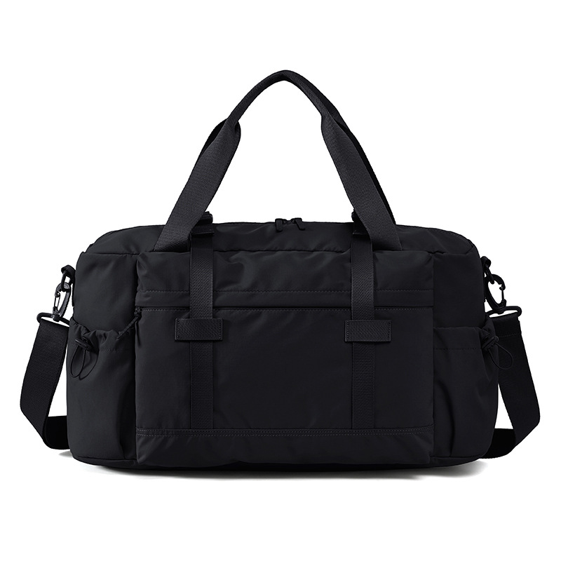 Large-capacity hand-held travel bag, sports and fitness bag, versatile lightweight luggage bag for both men and women, business trip and travel storage bag Application Scenario