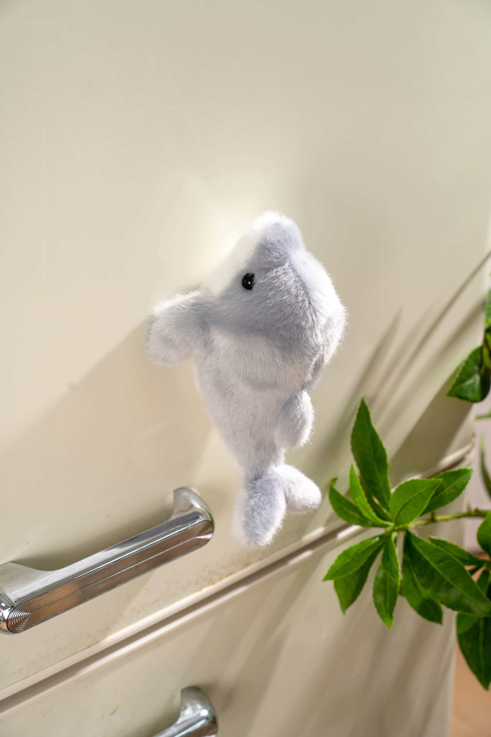 Very precious, soft and fragrant, gray sea magnetic fridge magnet, plush toy, table companion toy, cute and fun, ideal for gifting, magnetic plush toy, gray plush dolphin toy, plush toy