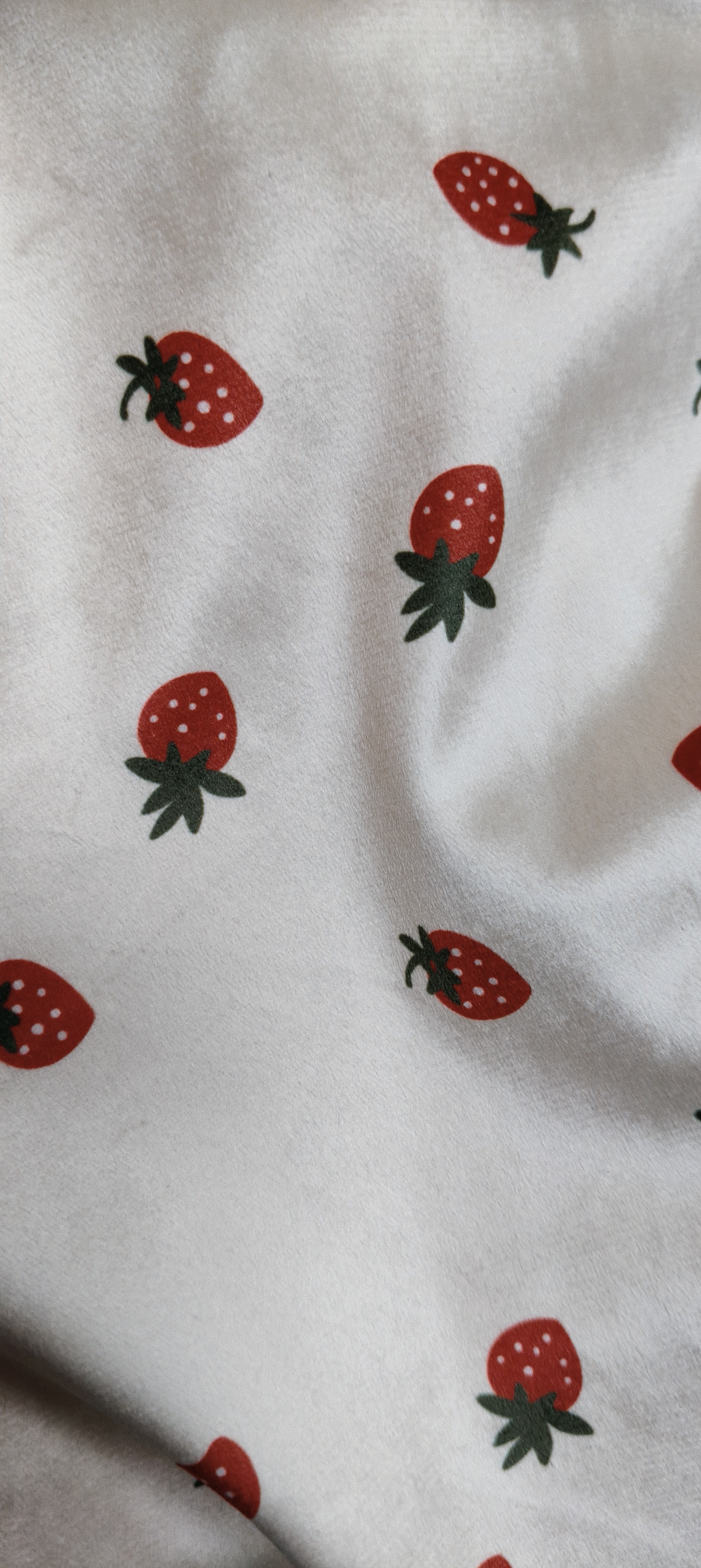 1. Soft, soft, skin-friendly, loose long-sleeved pajama set for women with strawberry heart and cherry print patterns details Picture