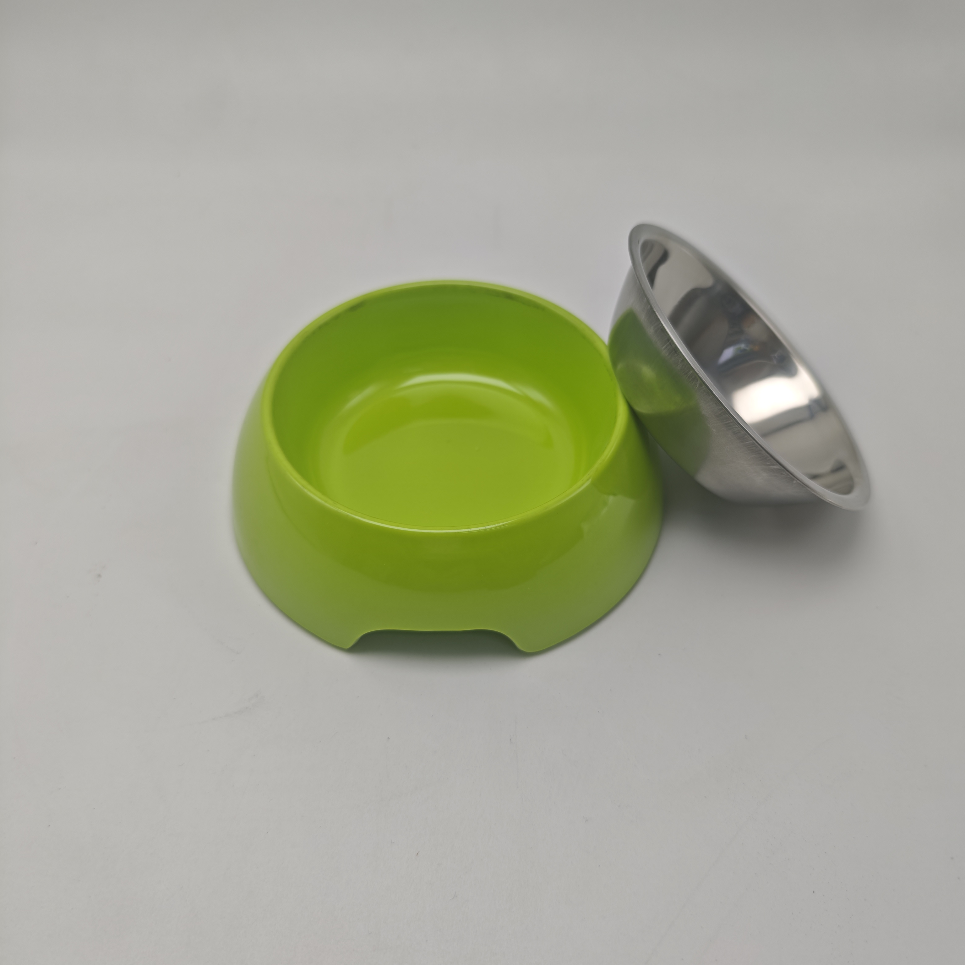 Cross-border melamine pet bowls, food-grade solid color cat and dog bowls, pet food utensils, large-diameter stainless steel cat bowls, single bowls, double bowls Application Scenario