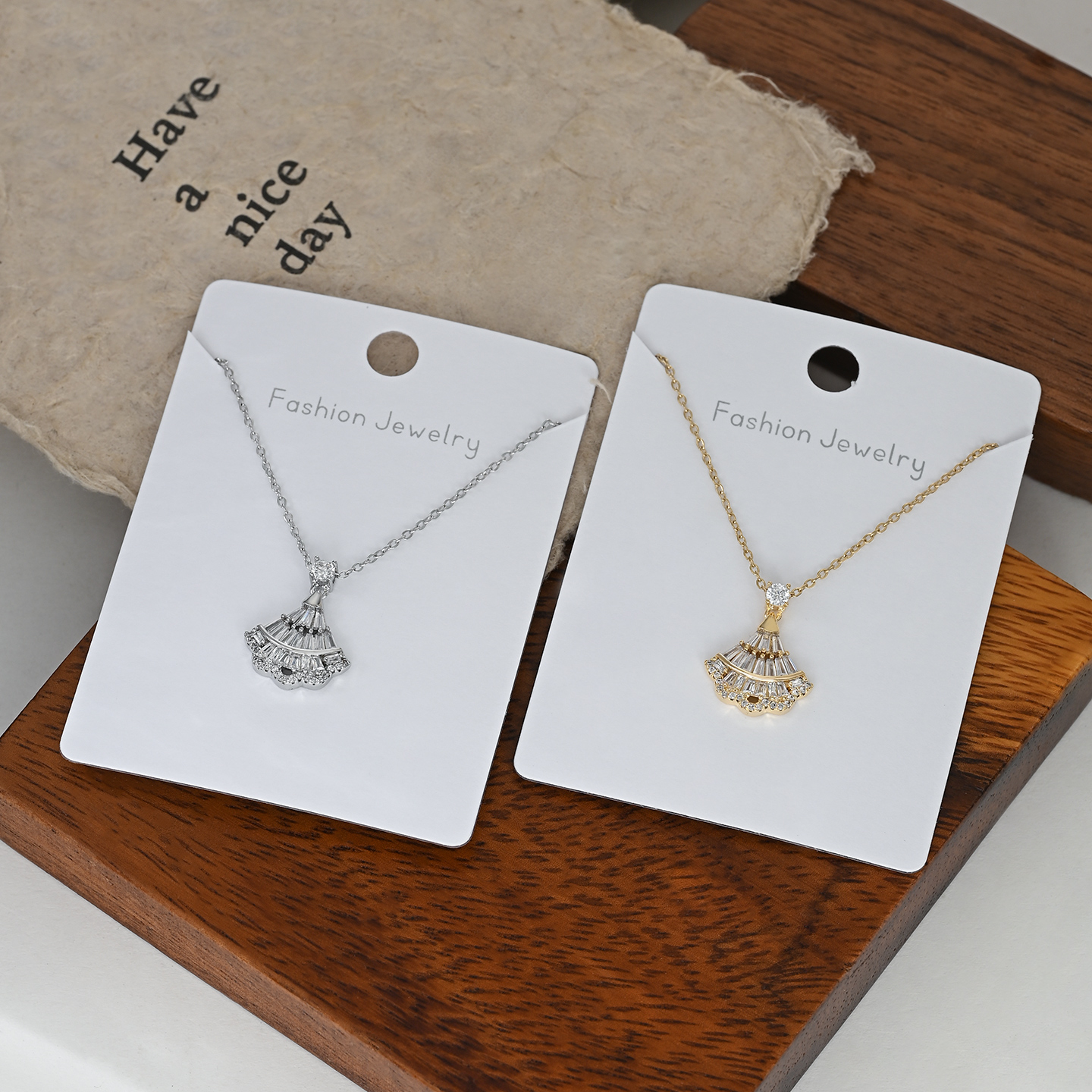 2026 Summer New fan-shaped elegant and sweet beach daily versatile style