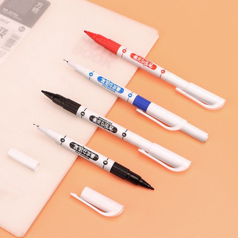 The Baok double-headed art outlining pen can be inked with black marker pen. It is a non-fading drawing and outlining pen for water-based students