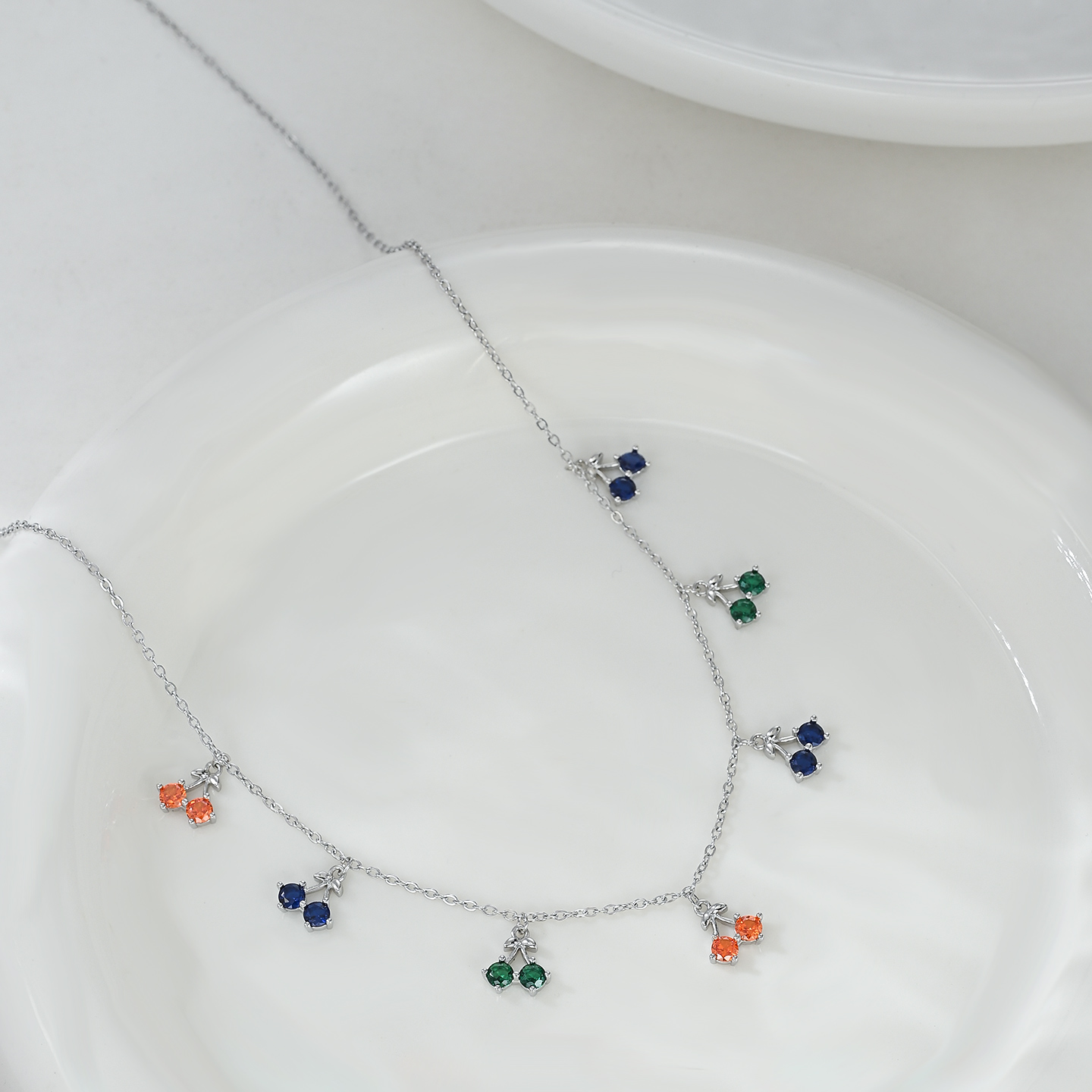 Wholesale of 2026 new best-selling, exaggerated and unique collarbone chain women's high-end European and American style cherry necklaces Item Picture
