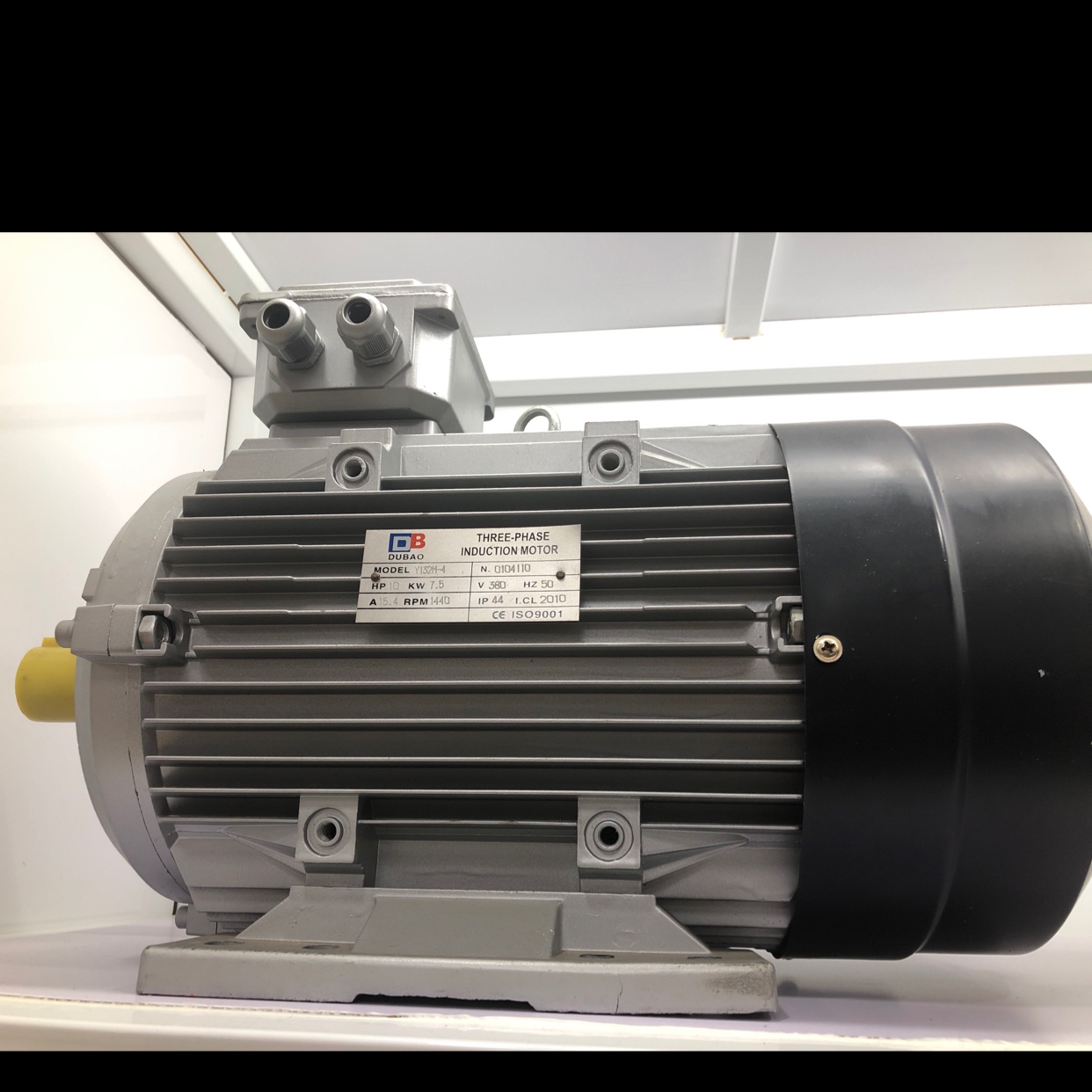 灰色三相异步电动机发电机电机 220V 50Hz 工业用高效节能
