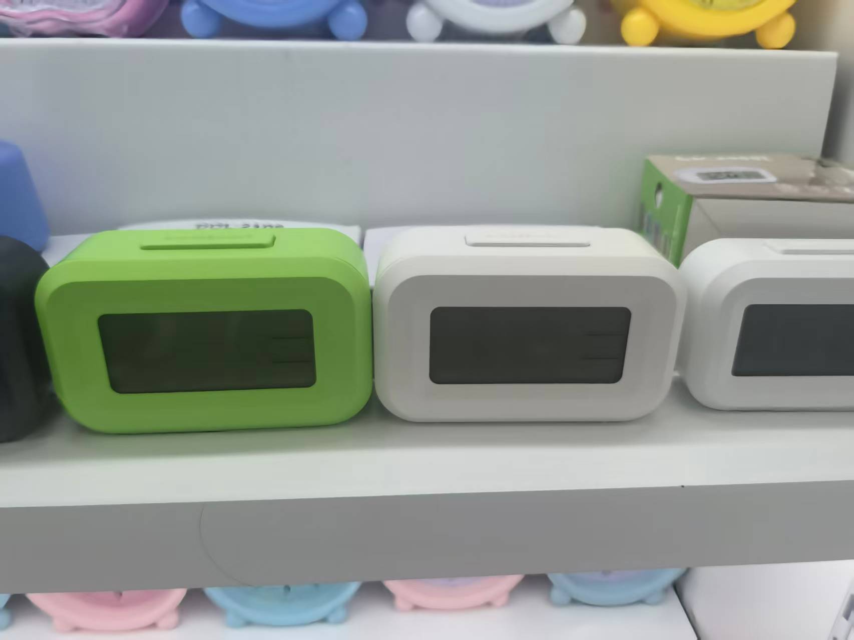 绿色白色智能电子闹钟挂钟时钟夜光静音 bedside clock