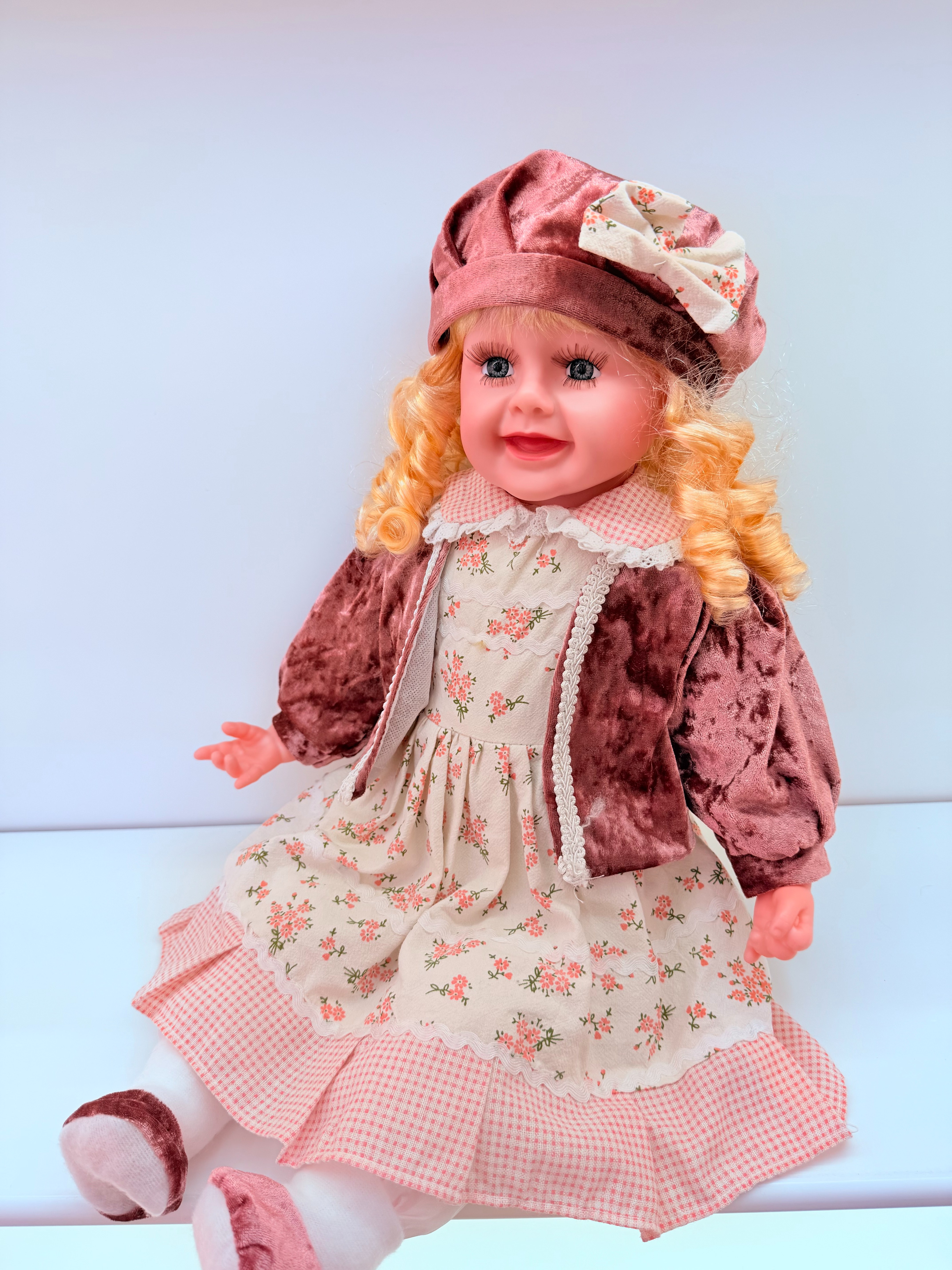 Muñeca musical de 24 pulgadas de la serie de muñecas de corte de varios tipos de traje mixto comercio exterior estilo explosiva Application Scenario