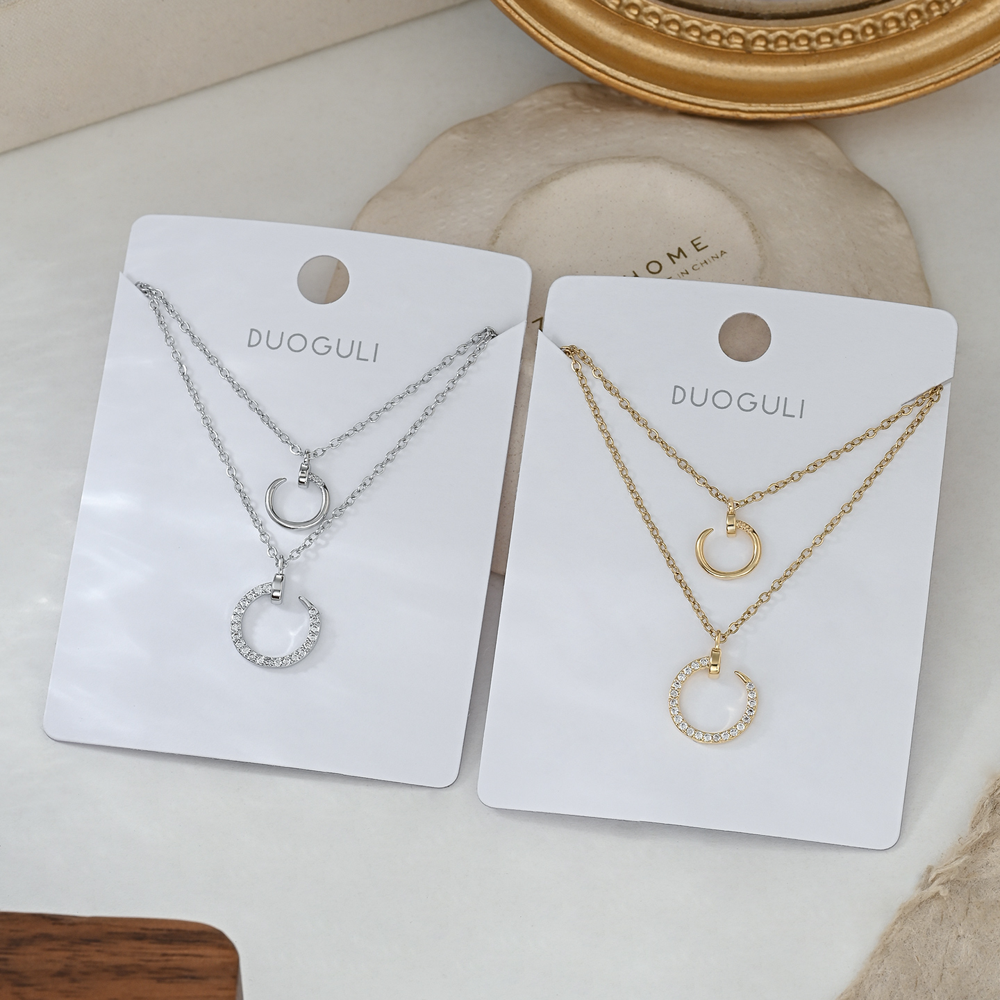 The 2026 new high-end C-shaped bezel design on both sides exudes a sense of sophistication and is a versatile daily outfit