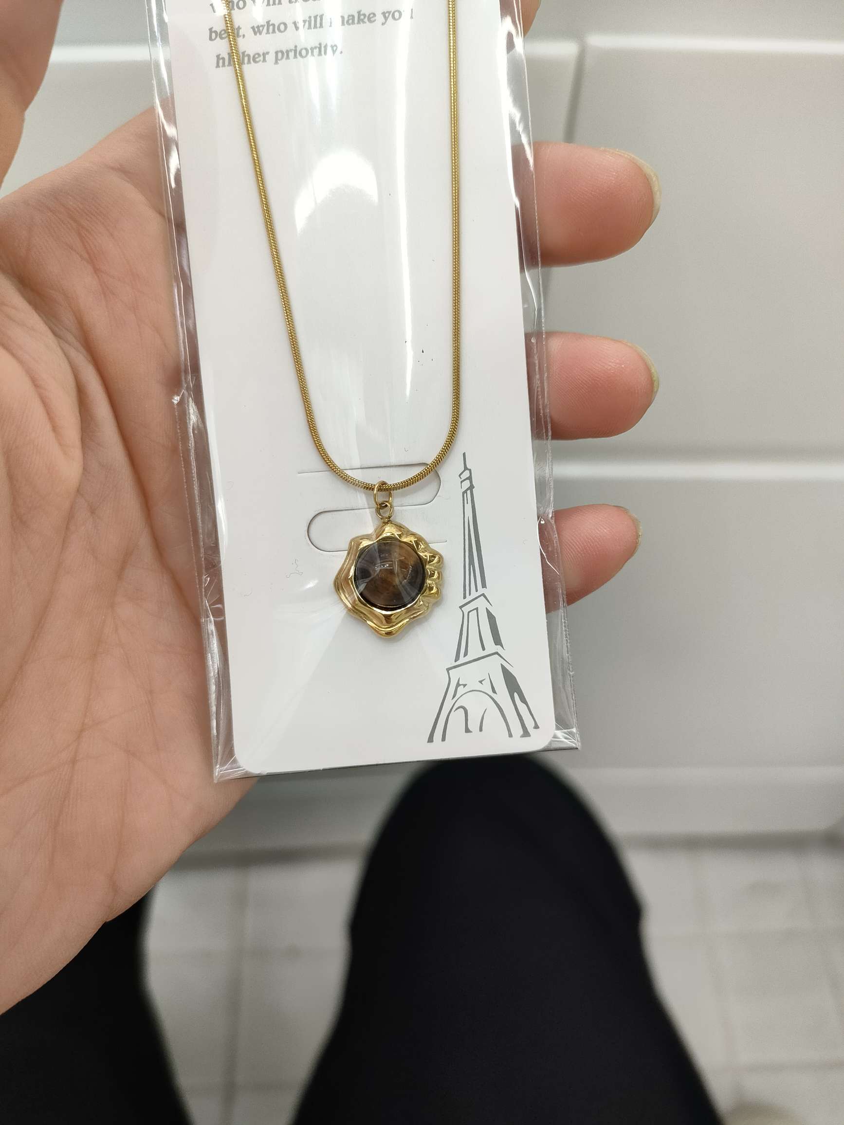 埃菲尔铁塔金色圆形棕褐宝石吊坠项链配蛇骨链详情图1