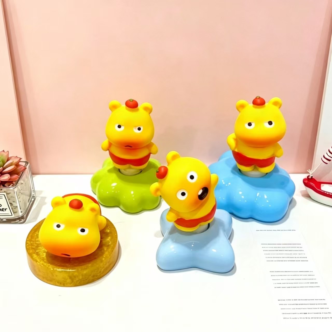 Super cute Capybara Lu Lu Cartoon Spinning blind box decoration creative stress-relieving Capybara expression figurine Specification image