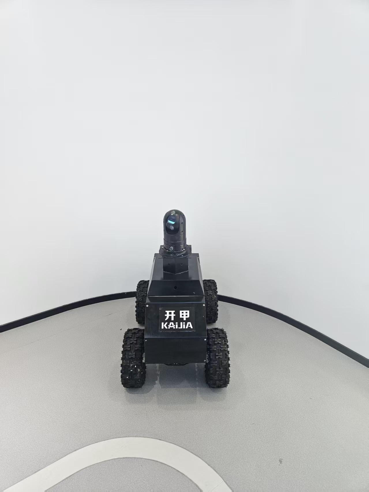小型巡逻机器人
