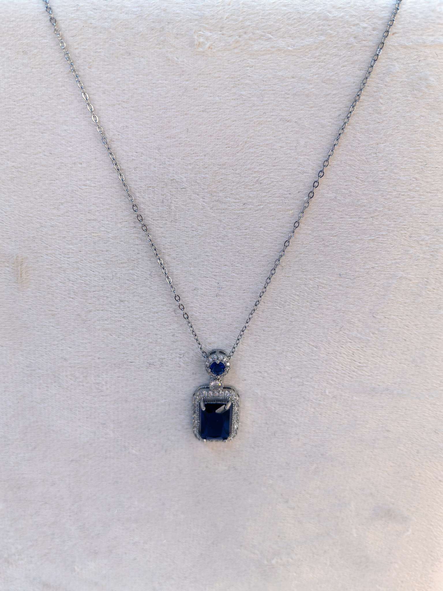 Серебряное ожерелье с сапфировым кулоном details Picture
