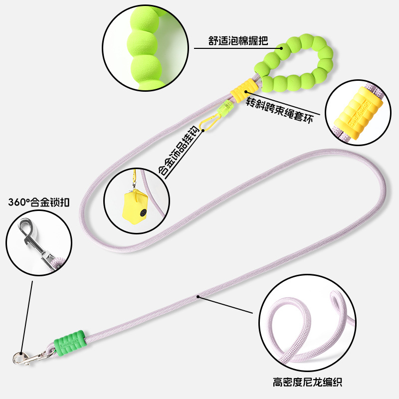 The cross-border dog leash can be carried diagonally with a cloud foam handle and a color-matched P leash for puppies when they go out Application Scenario