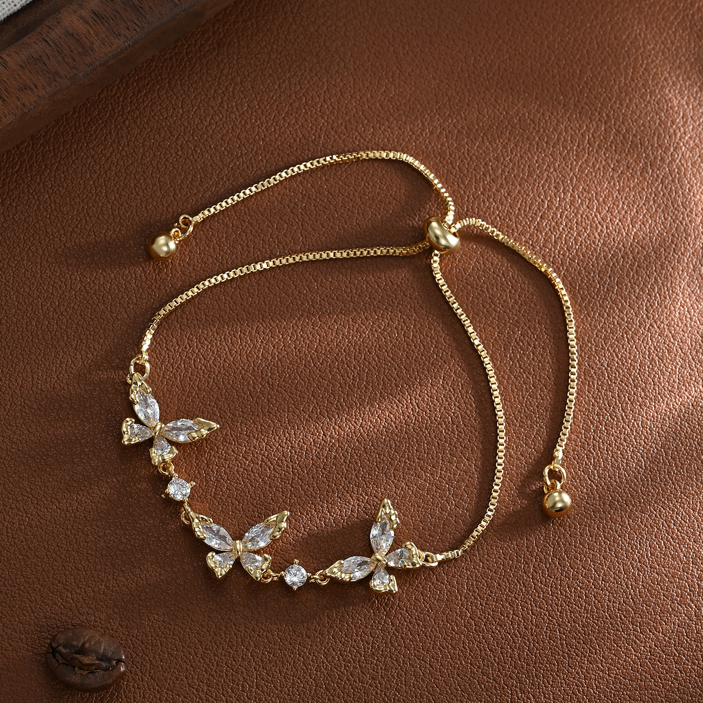 The new elegant, luxurious and high-end bow bracelet is adjustable and versatile for daily use Specification image